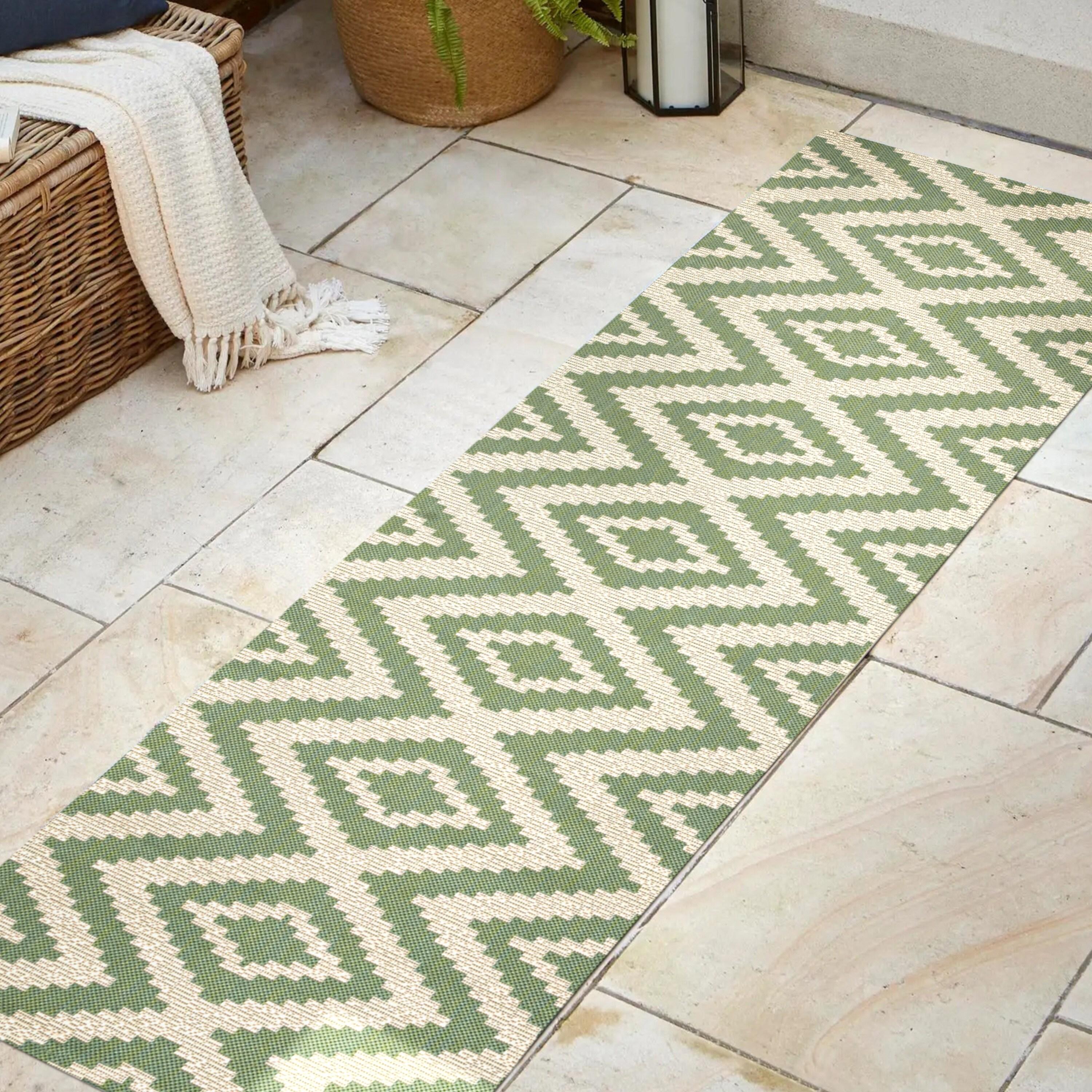 2'x10' Sintra Diamond  Indoor/Outdoor Runner Rug, Green/Cream - JONATHAN Y