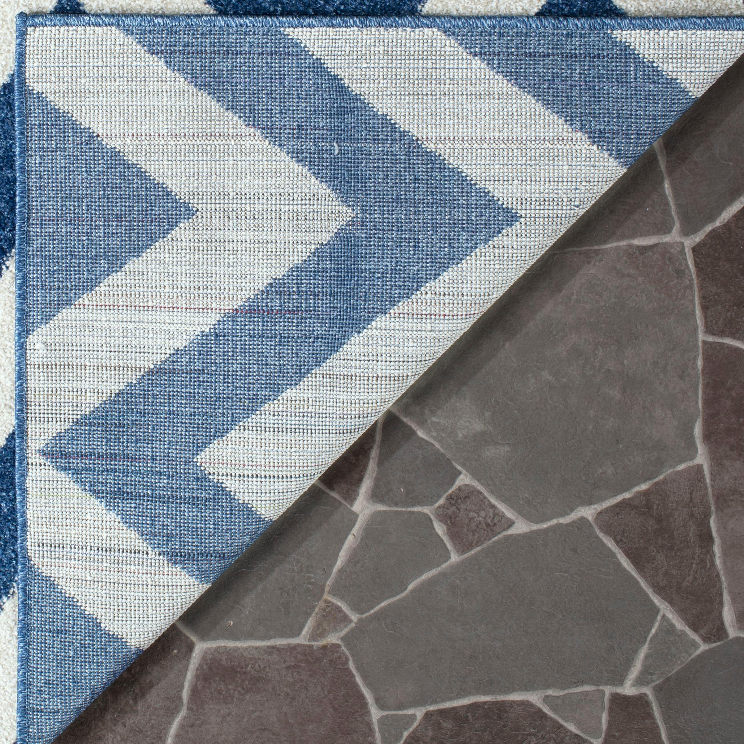 Amherst AMT419 Power Loomed Indoor Area Rug - Navy/Beige - 7' Round - Safavieh