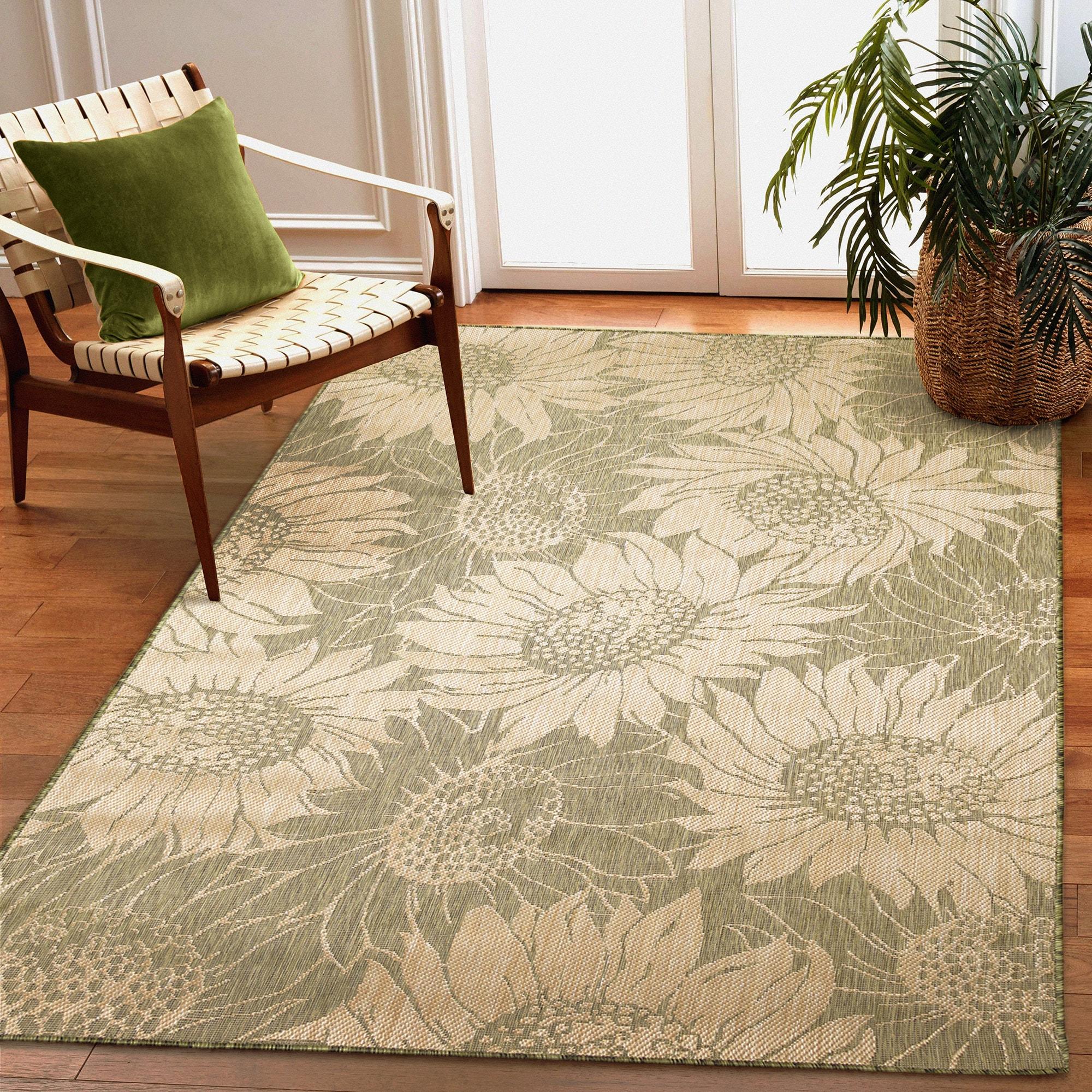 Liora Manne Carmel Sunflower Field Indoor/Outdoor Rug Green 3'3" x 4'11"