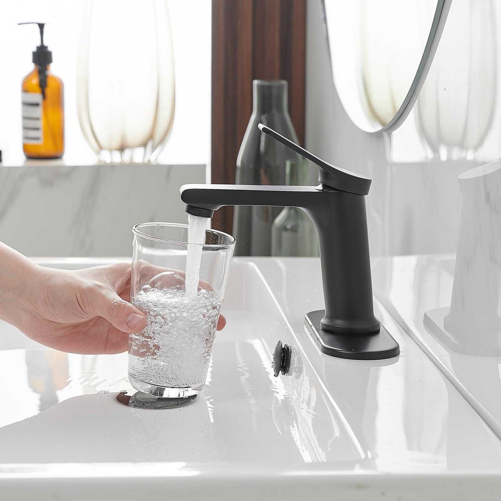 Single-Hole Single-handle Bathroom Faucet