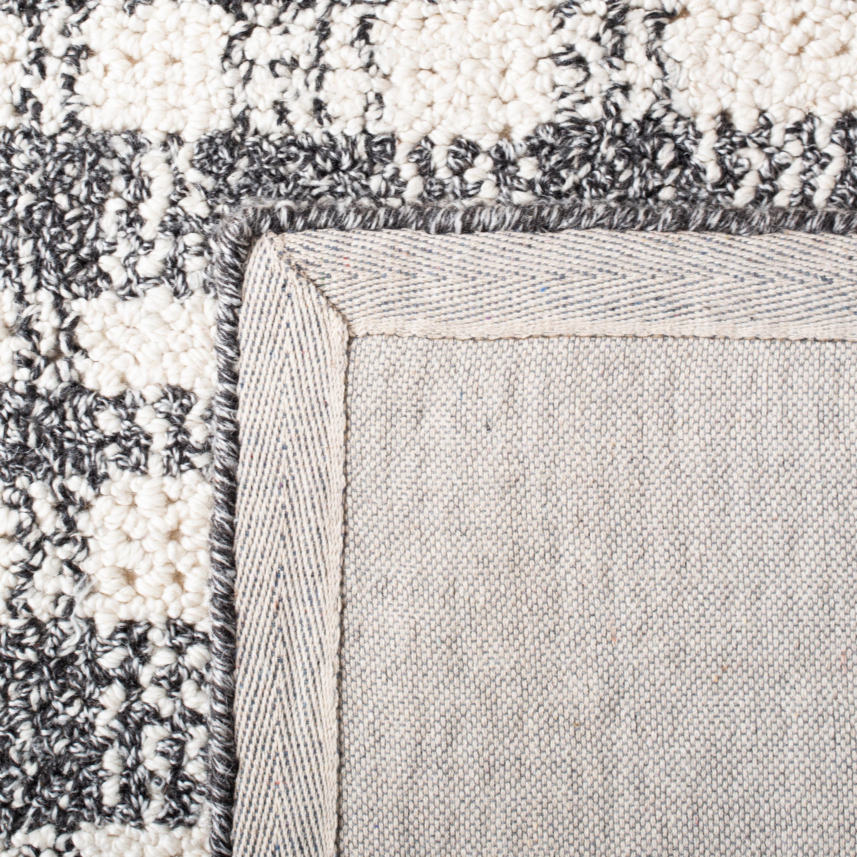 SAFAVIEH Abstract Aleta Trellis Area Rug, Ivory/Black, 6' x 6' Square
