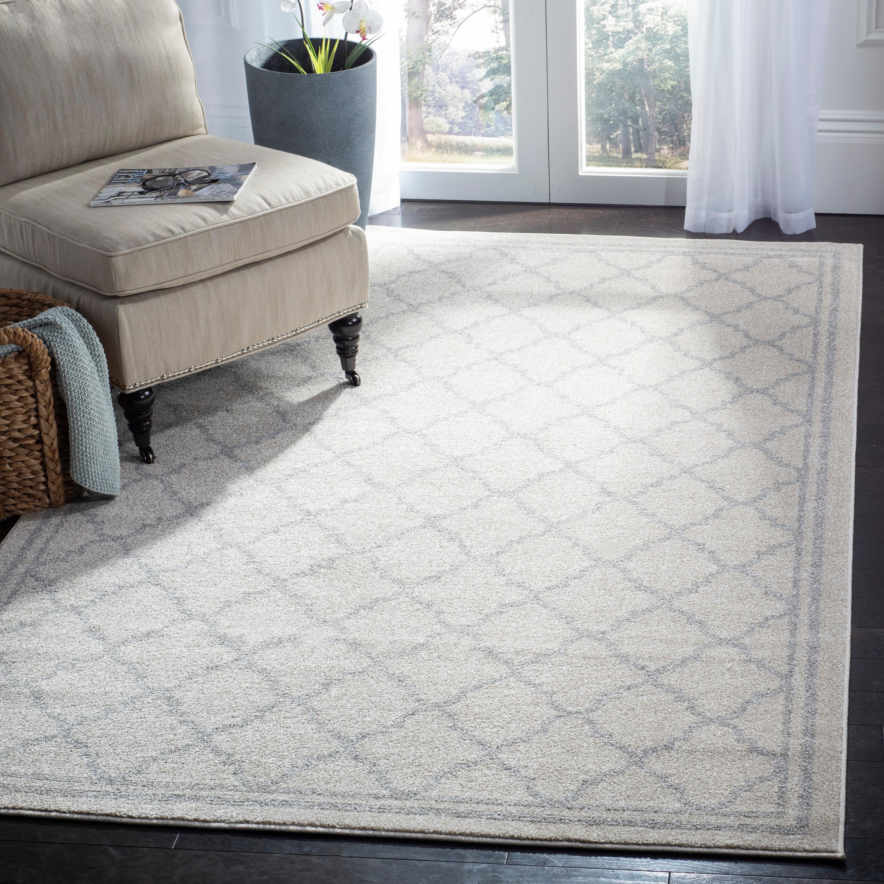 Amherst AMT422 Power Loomed Indoor Area Rug - Beige/Light Grey - 5'x5' - Safavieh