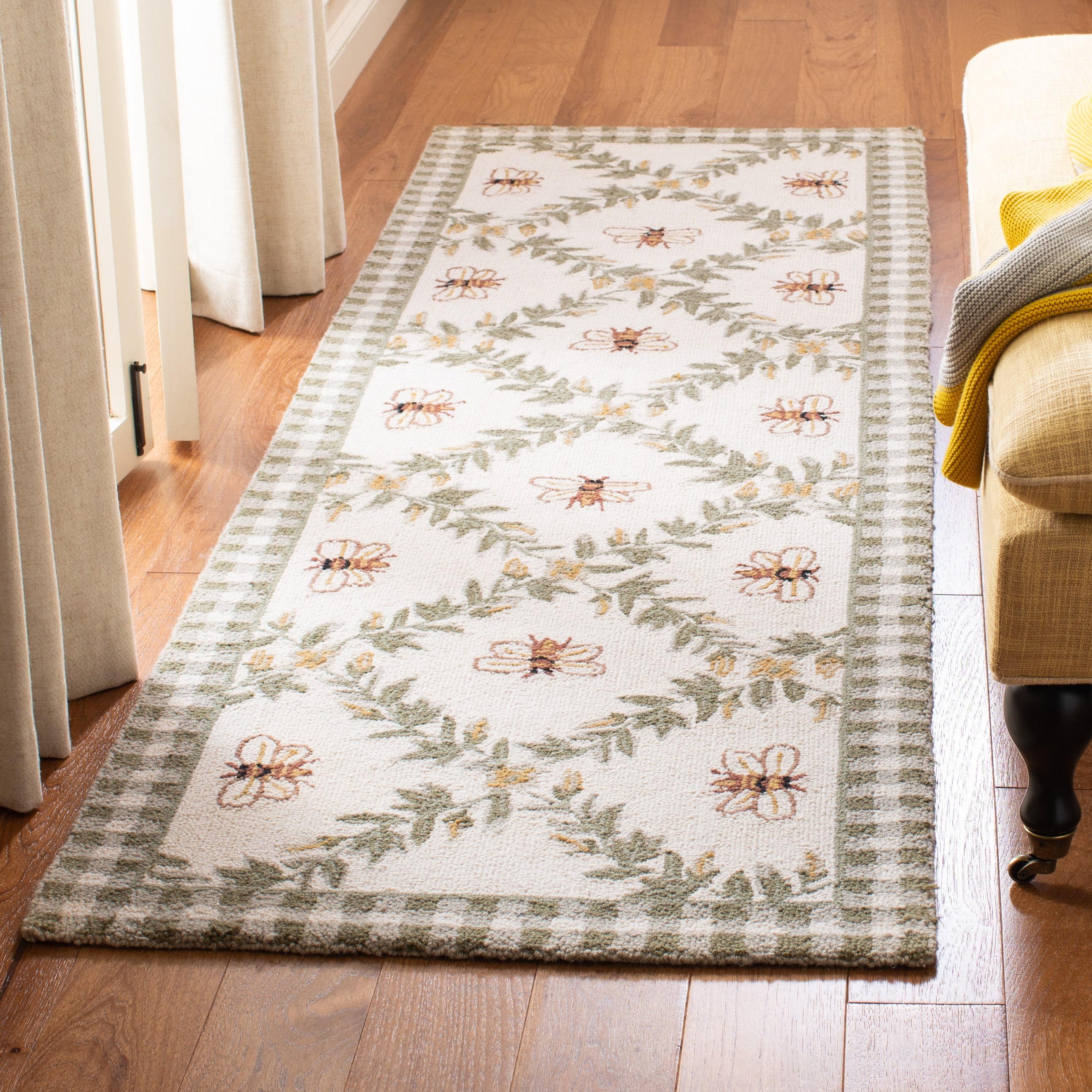 Chelsea HK55 Hand Hooked Runner Rug - Ivory/Green - 2'6"x12' - Safavieh.