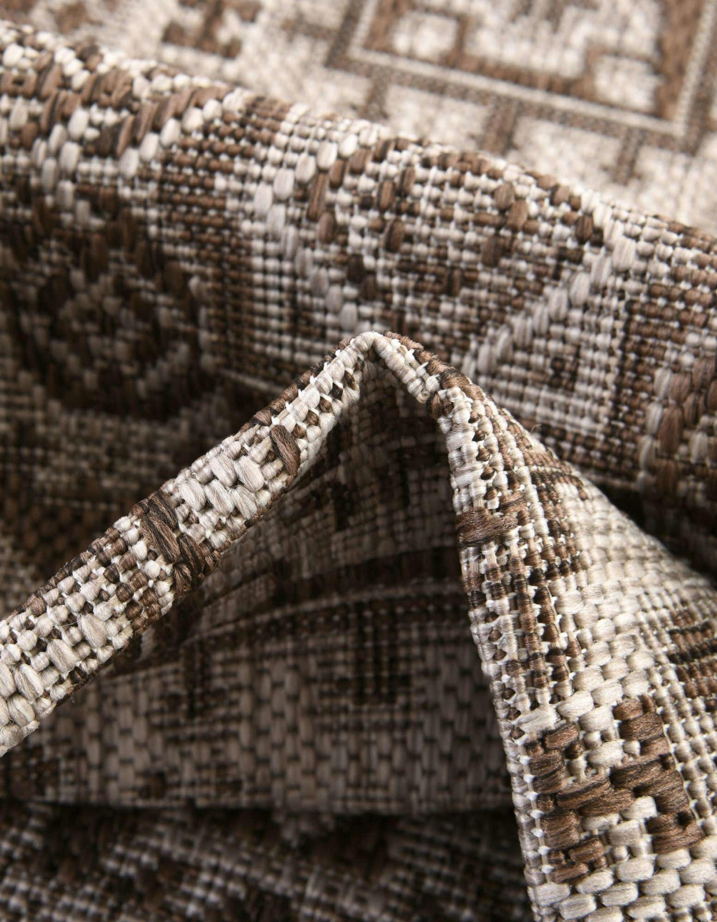 Unique Loom 7' 10 x 10' 0 Oval Indoor/Outdoor Aztec Brown Area Rug