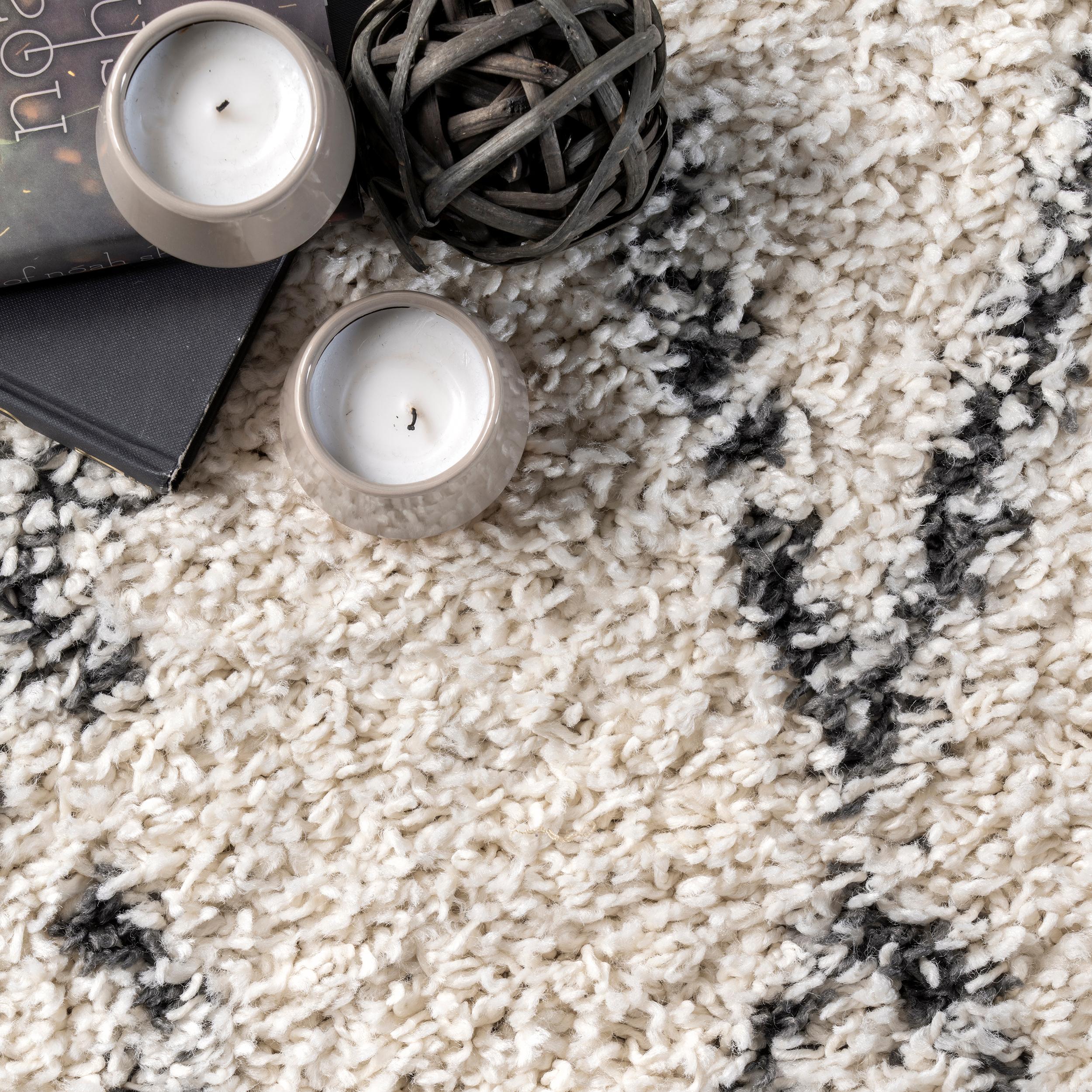 Nuloom Nieves Moroccan Oval 5x8 Indoor Area Rug for Living Room Bedroom Dining Room, Off White/Dark Grey