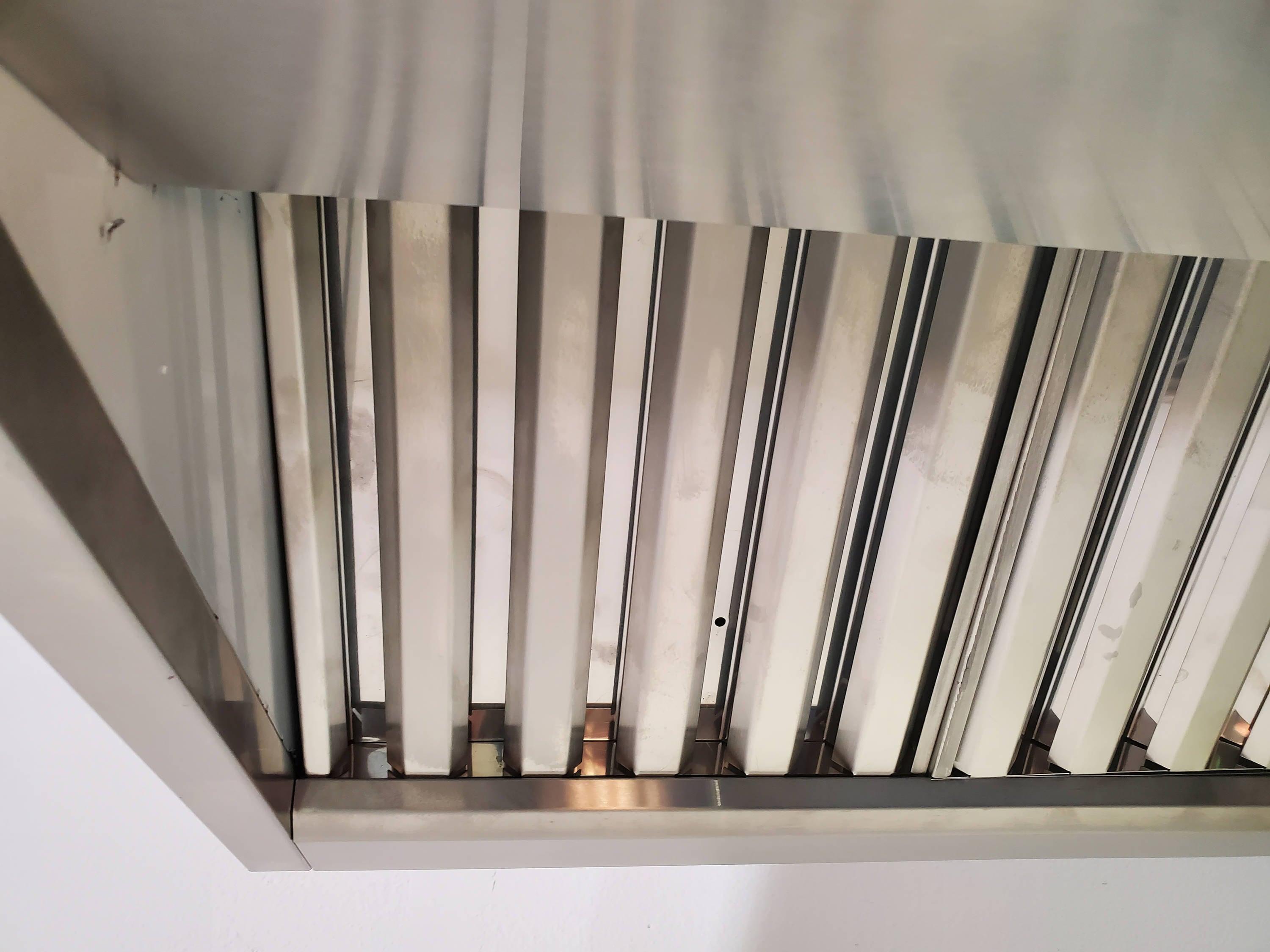 BRAVO KITCHEN 36" Steel 256 CFM Ducted (Vented) Under Cabinet Range Hood with Baffle Filter