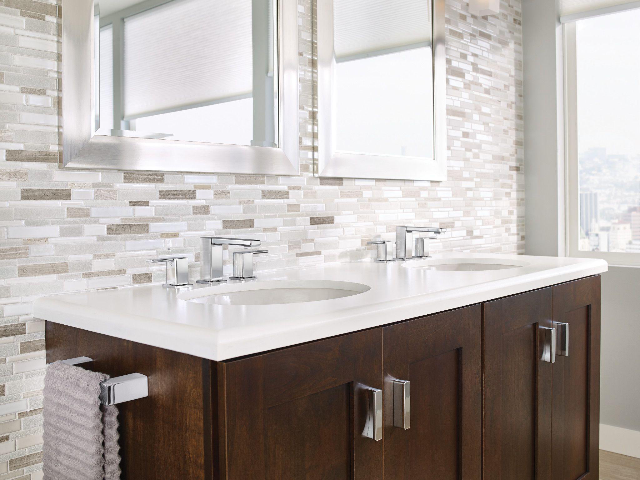 90 Degree Widespread Bathroom Faucet with Drain Assembly