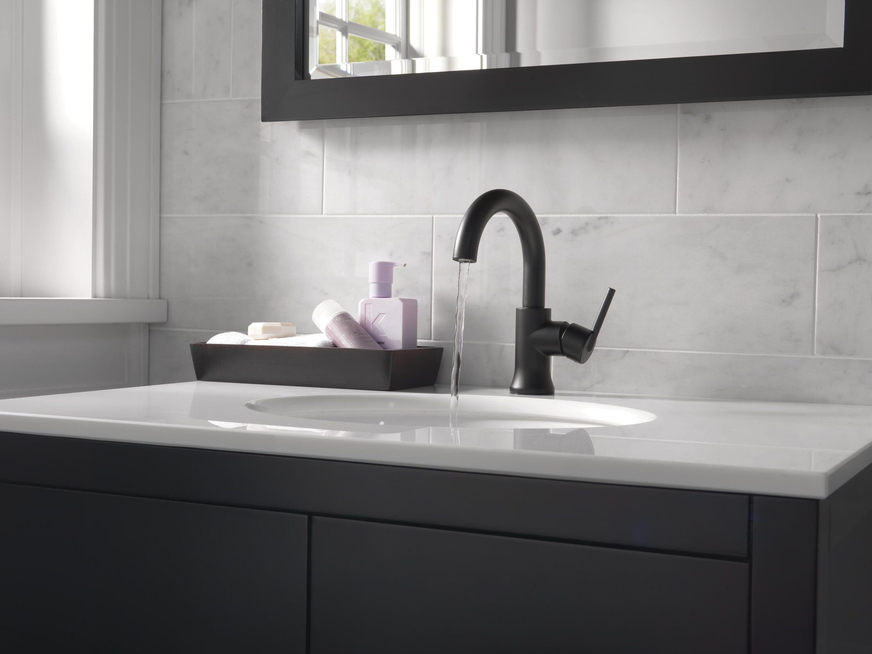 Delta 559Har-Dst Trinsic 1.2 GPM Single Hole Bathroom Faucet - Black