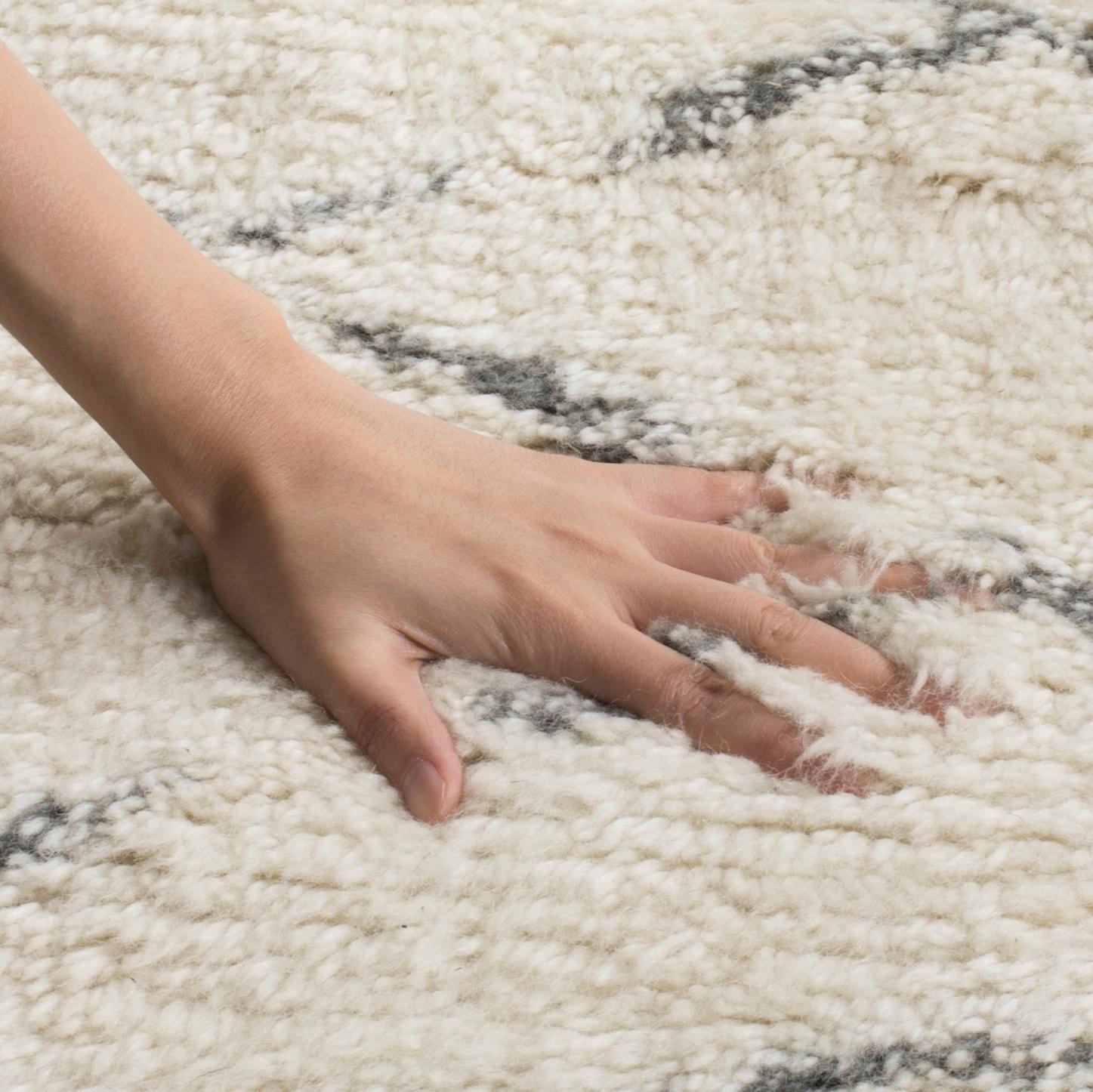 Casablanca CSB847 Hand Tufted Indoor Area Rug - Ivory/Grey - 6'x6' - Safavieh