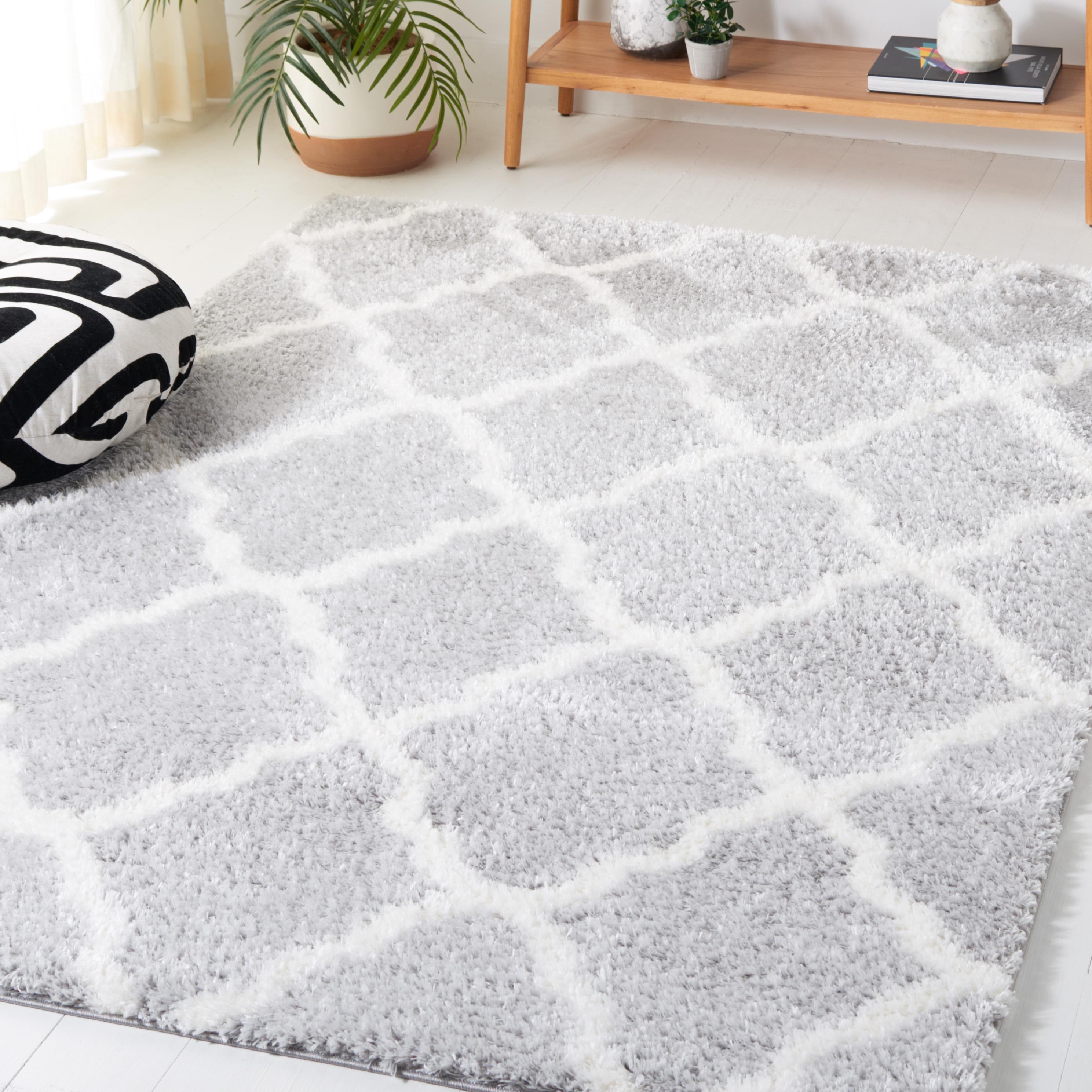 Tahoe Shag THO675 Power Loomed Indoor Area Rug - Light Grey/White - 5'x7' - Safavieh
