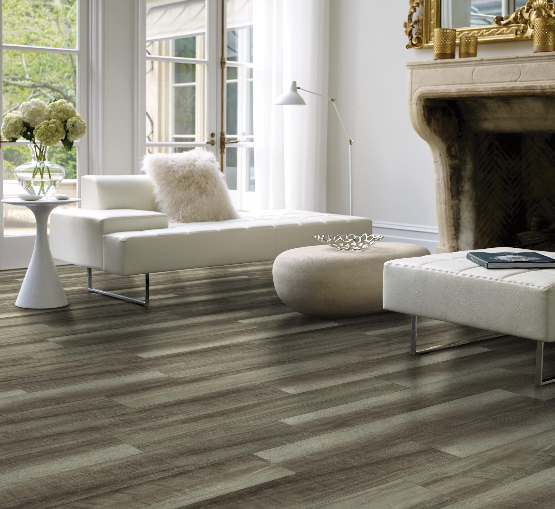 Hermes Plus Click 7" x 48.03" x 3.2mm Oak SPC Luxury Vinyl Plank
