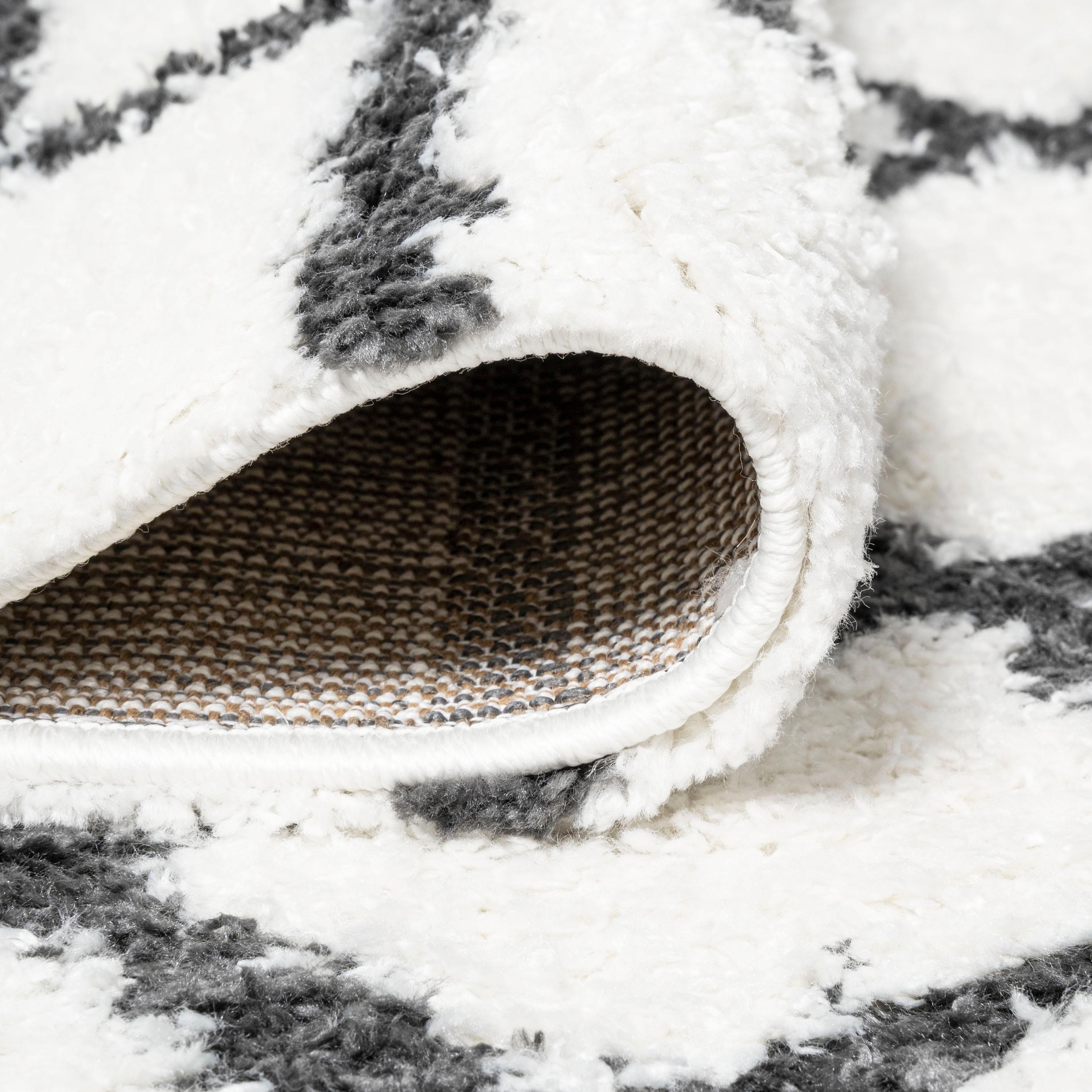4'x6' Arenal Geometric Grid Shag Area Rug, White/Black - JONATHAN Y
