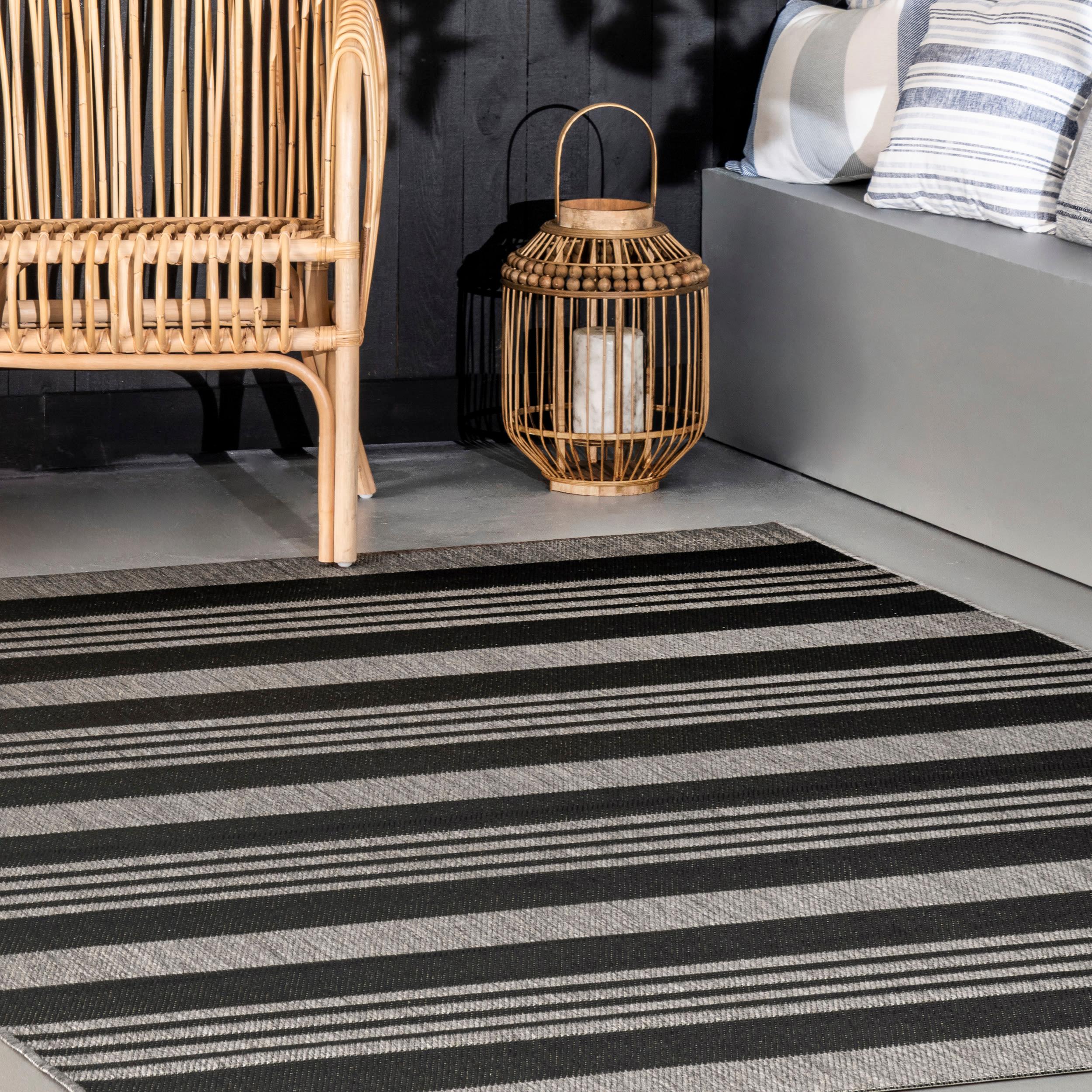 Nuloom Robin Striped 4x6 Indoor/Outdoor Area Rug for Living Room Patio Deck Front Porch Kitchen, Grey/Black