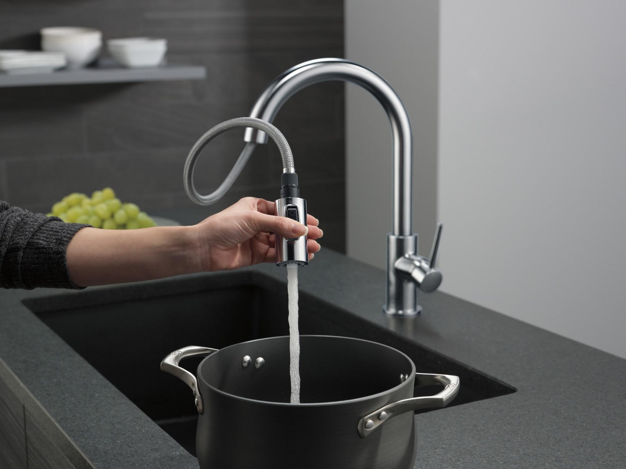 Trinsic Pull Down Sprayer Kitchen Sink Faucet, Single Handle Kitchen Faucet