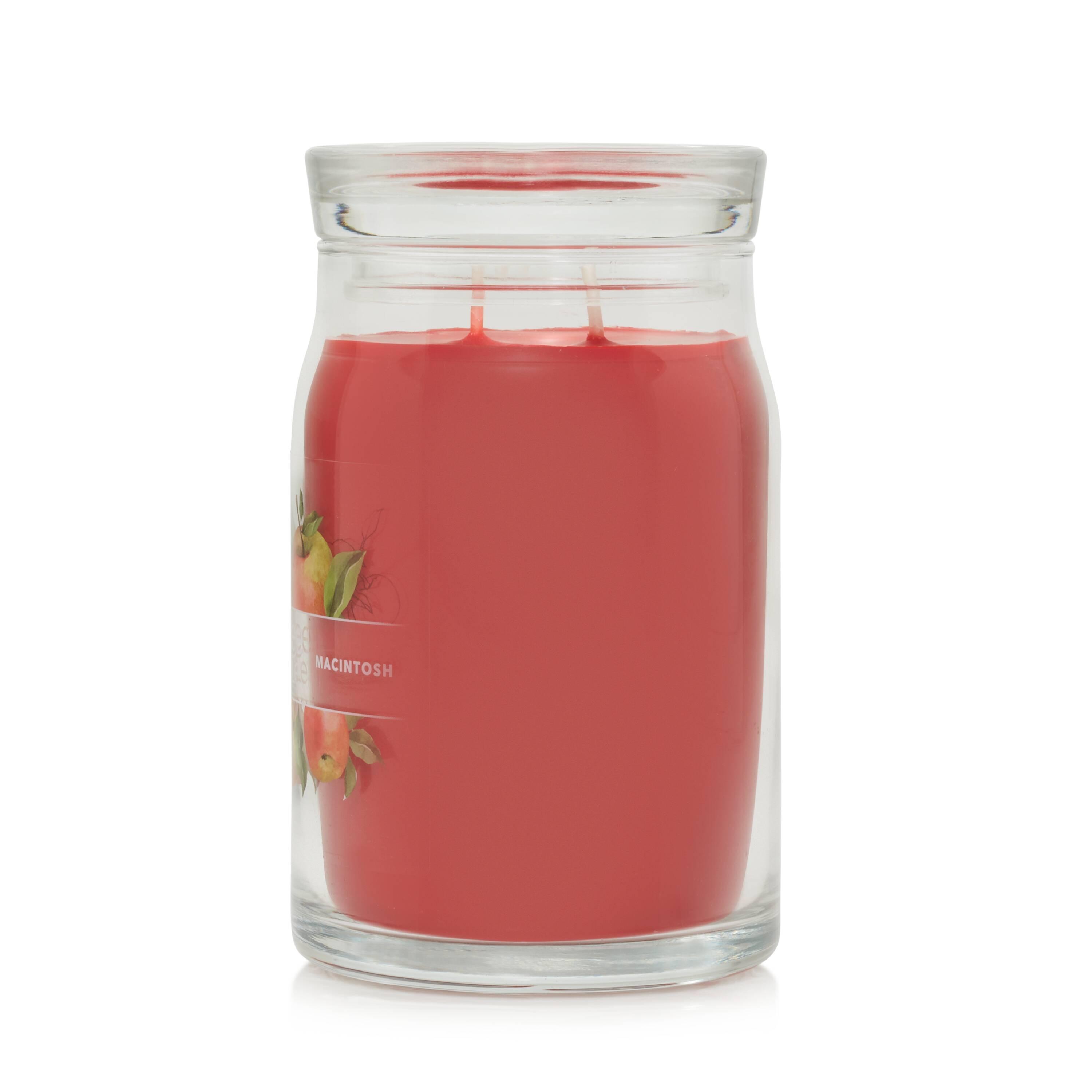 YANKEE CANDLE Signature Macintosh Scented Jar Candle