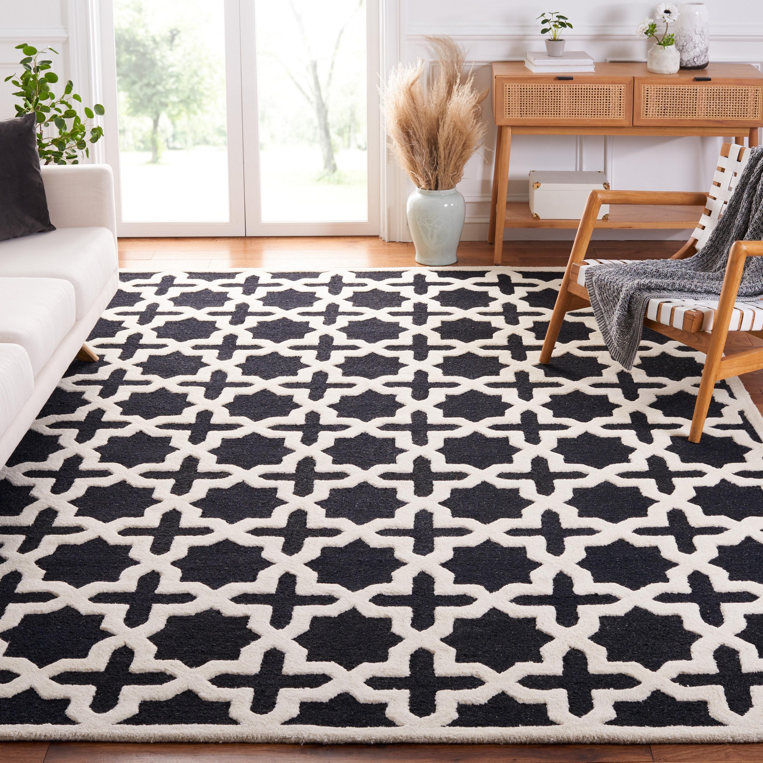 Cambridge CAM125 Tufted Indoor Area Rug - Black/Ivory - 4'x6' - Safavieh