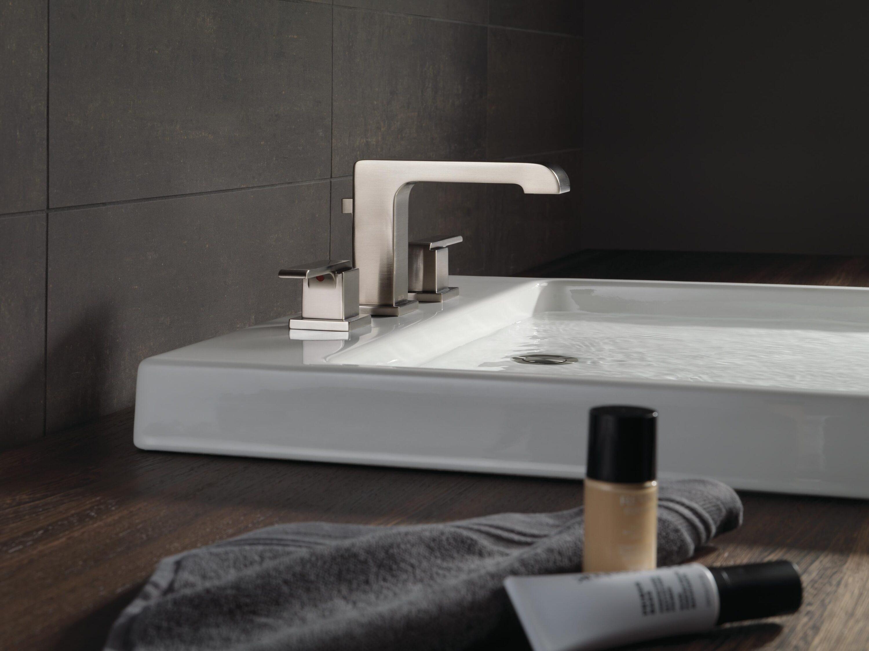 Ara Widespread Bathroom Faucet 3 Hole, 2-handle Bathroom Sink Faucet with Drain Assembly