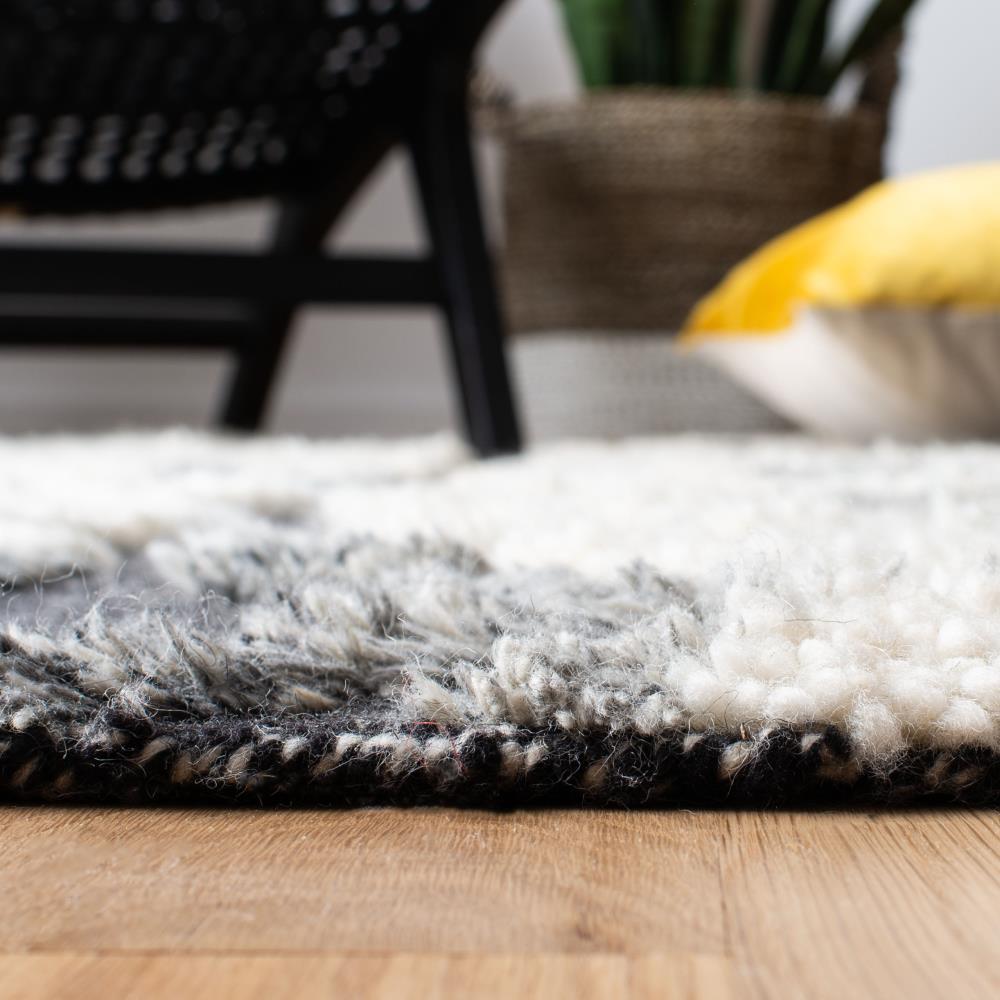 Casablanca CSB548 Hand Knotted Indoor Area Rug - Black/Grey - 4'x6' - Safavieh