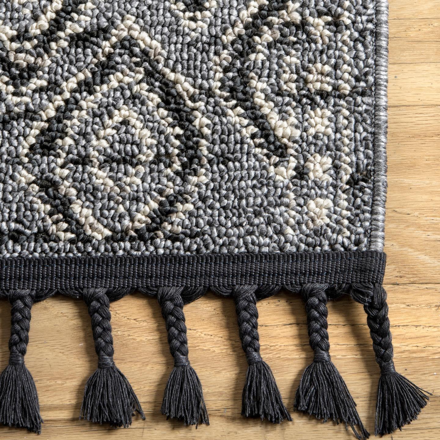Nuloom Chenoa Striped Global Tassel Indoor Area Rug, 5' x 8', Gray