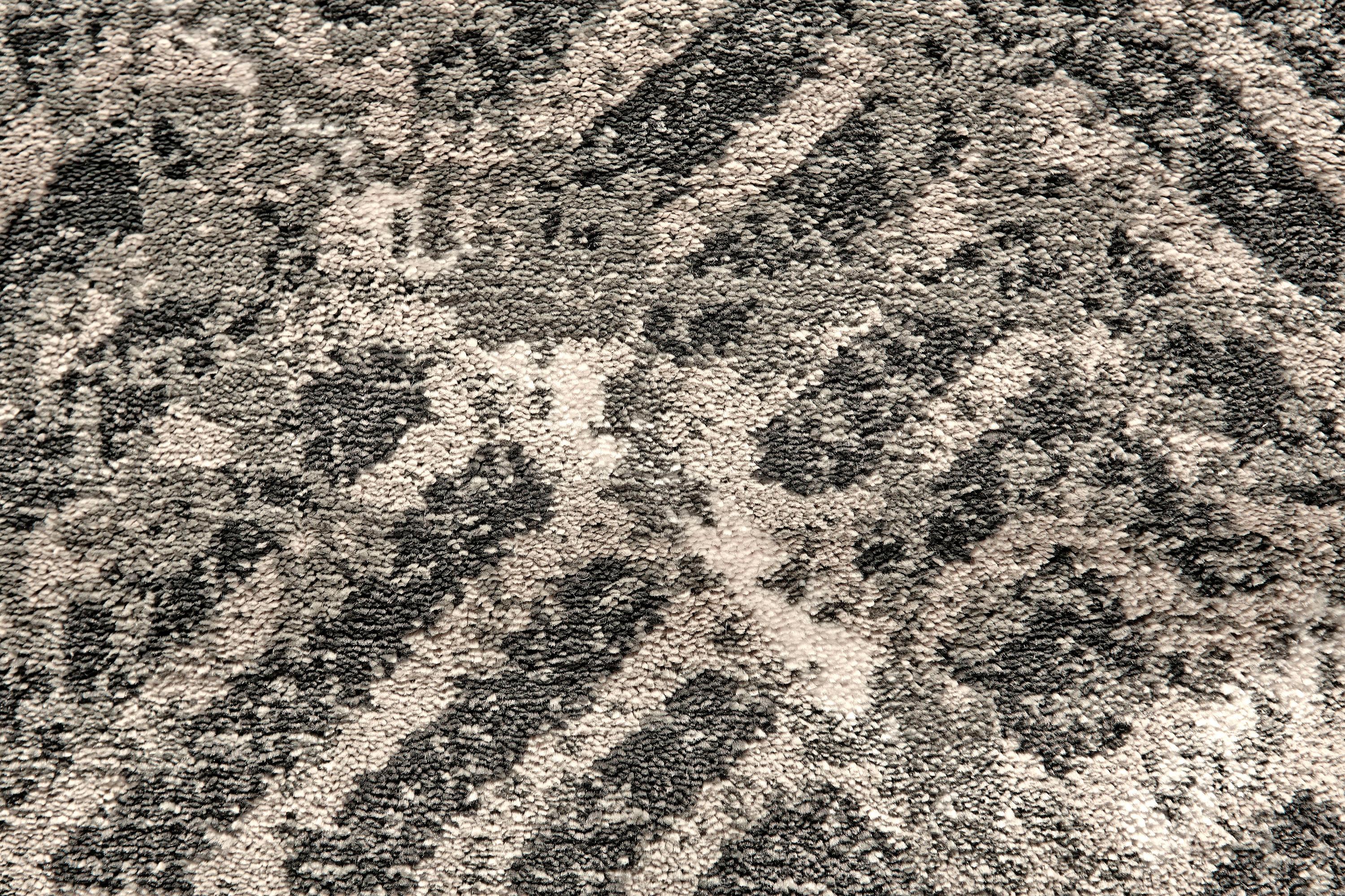 Alessandria Distressed Geometric 5' x 8' Gray Wool-Blend Rug