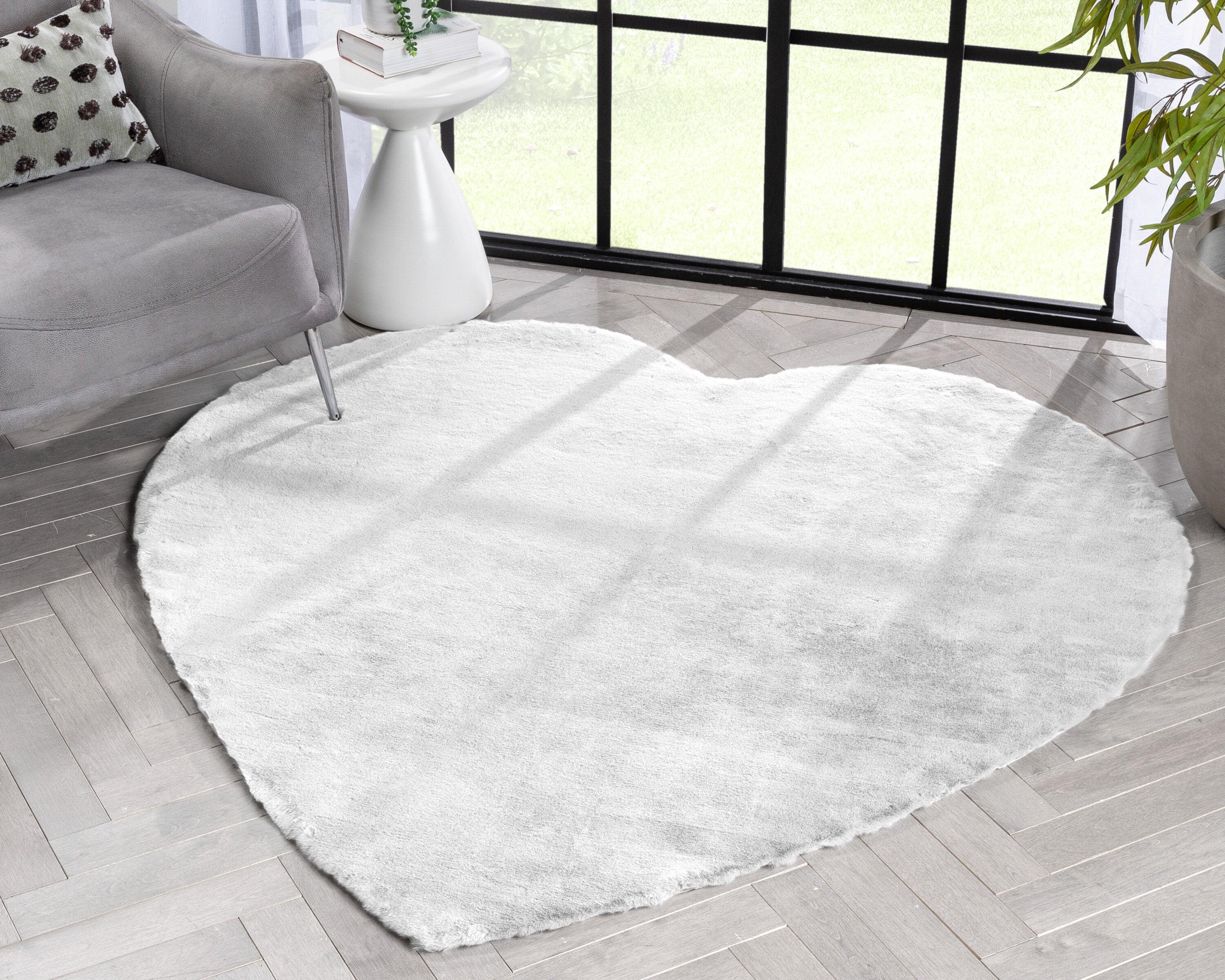 Well Woven Opal Crest Textured Solid White Modern Faux Fur 5'2" Heart Area Rug