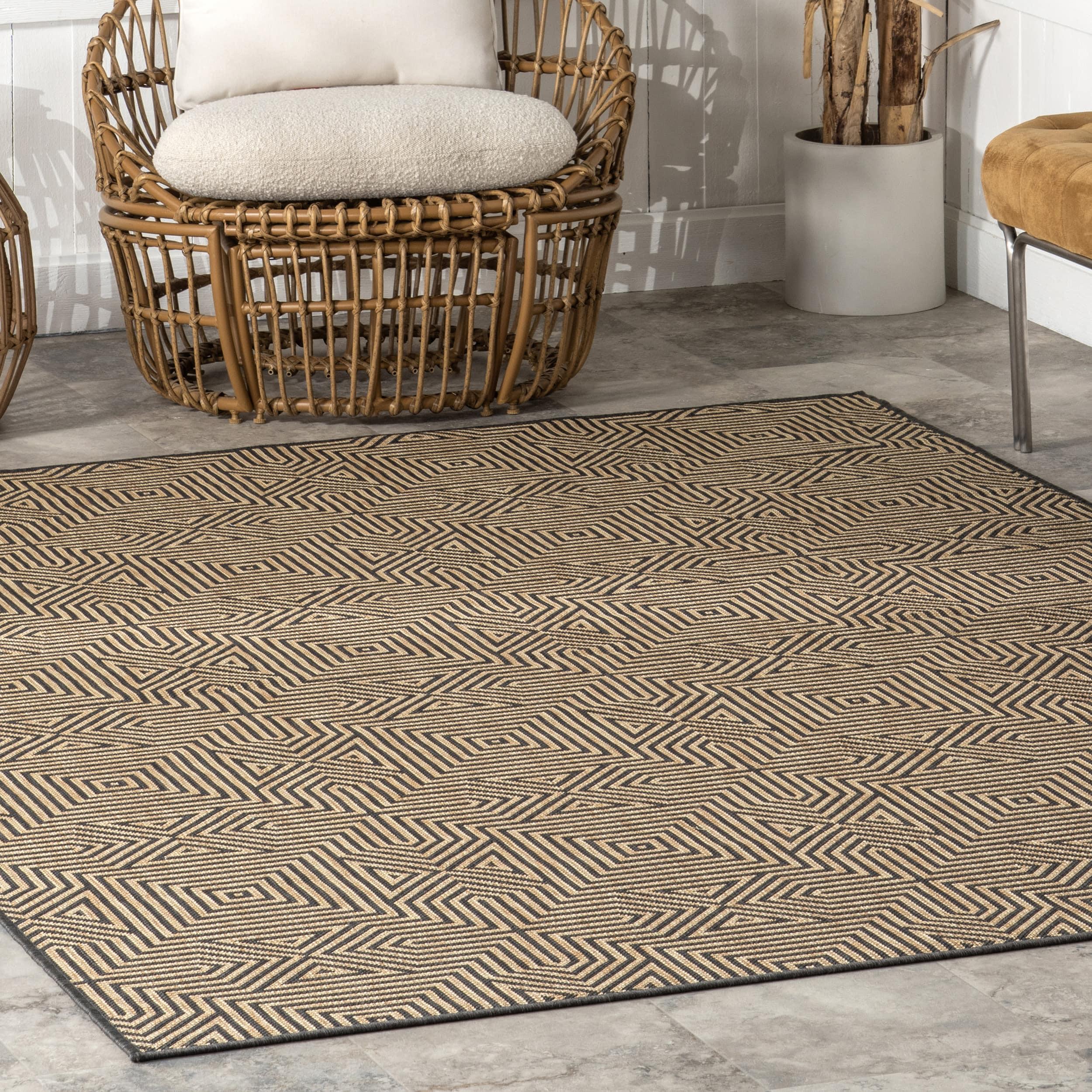 Nuloom Kelsey Geometric 7x9 Indoor/Outdoor Area Rug for Living Room Patio Deck Front Porch Kitchen, Charcoal/Brown