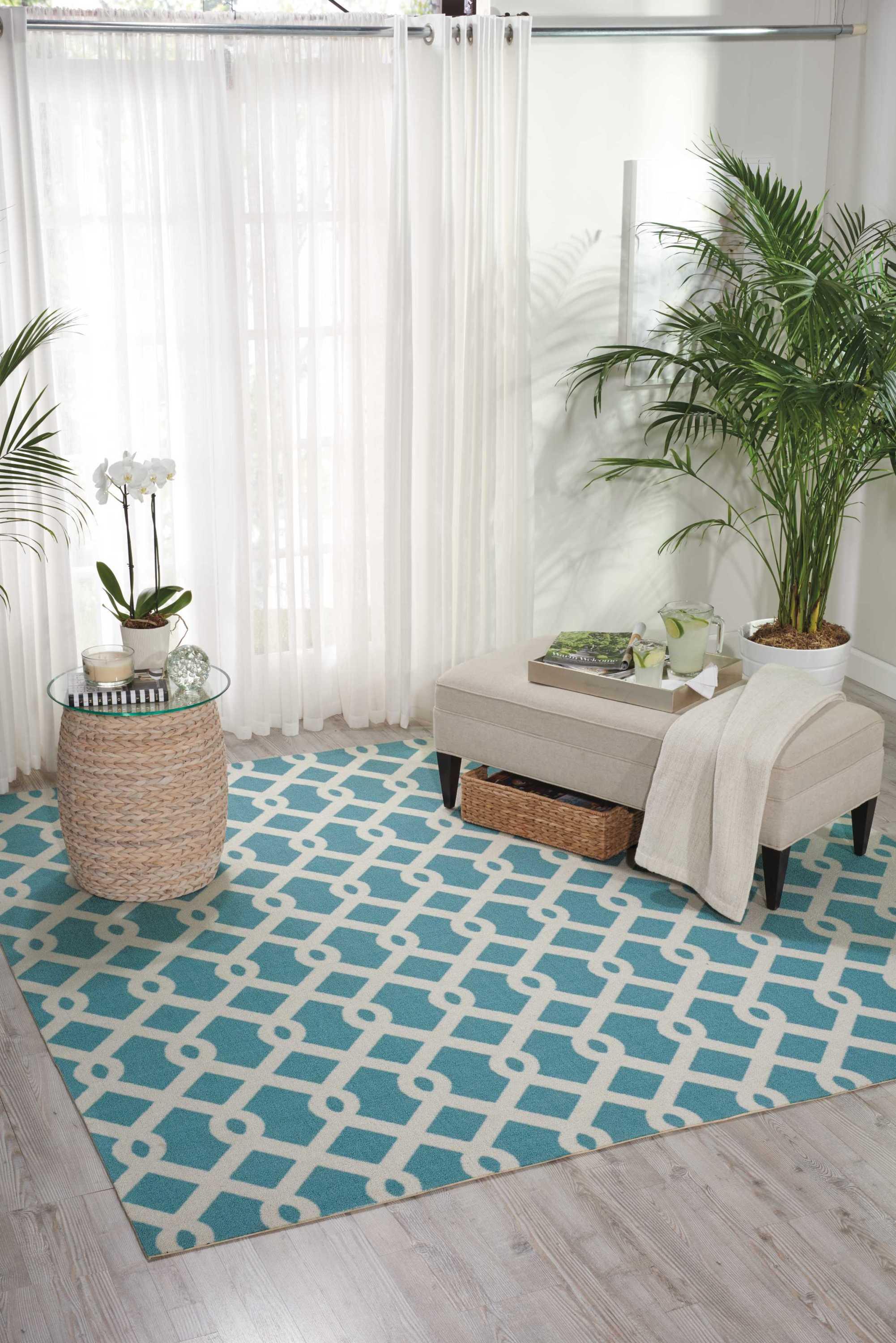Easterly Geometric Blue/White Outdoor Area Rug