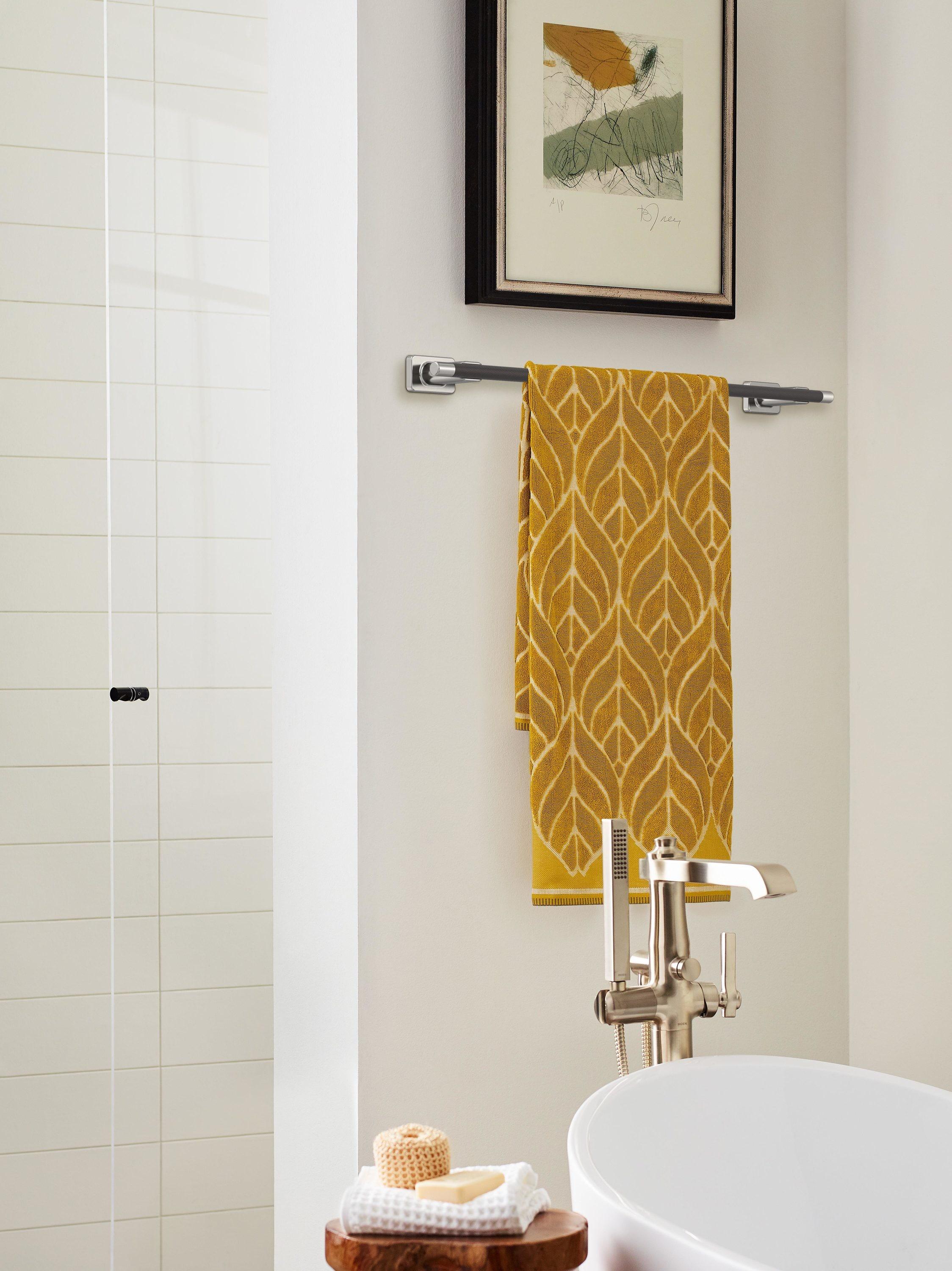 Amerock Esquire Brushed Nickel/Oil-Rubbed Bronze 24 inch (610mm) Towel Bar