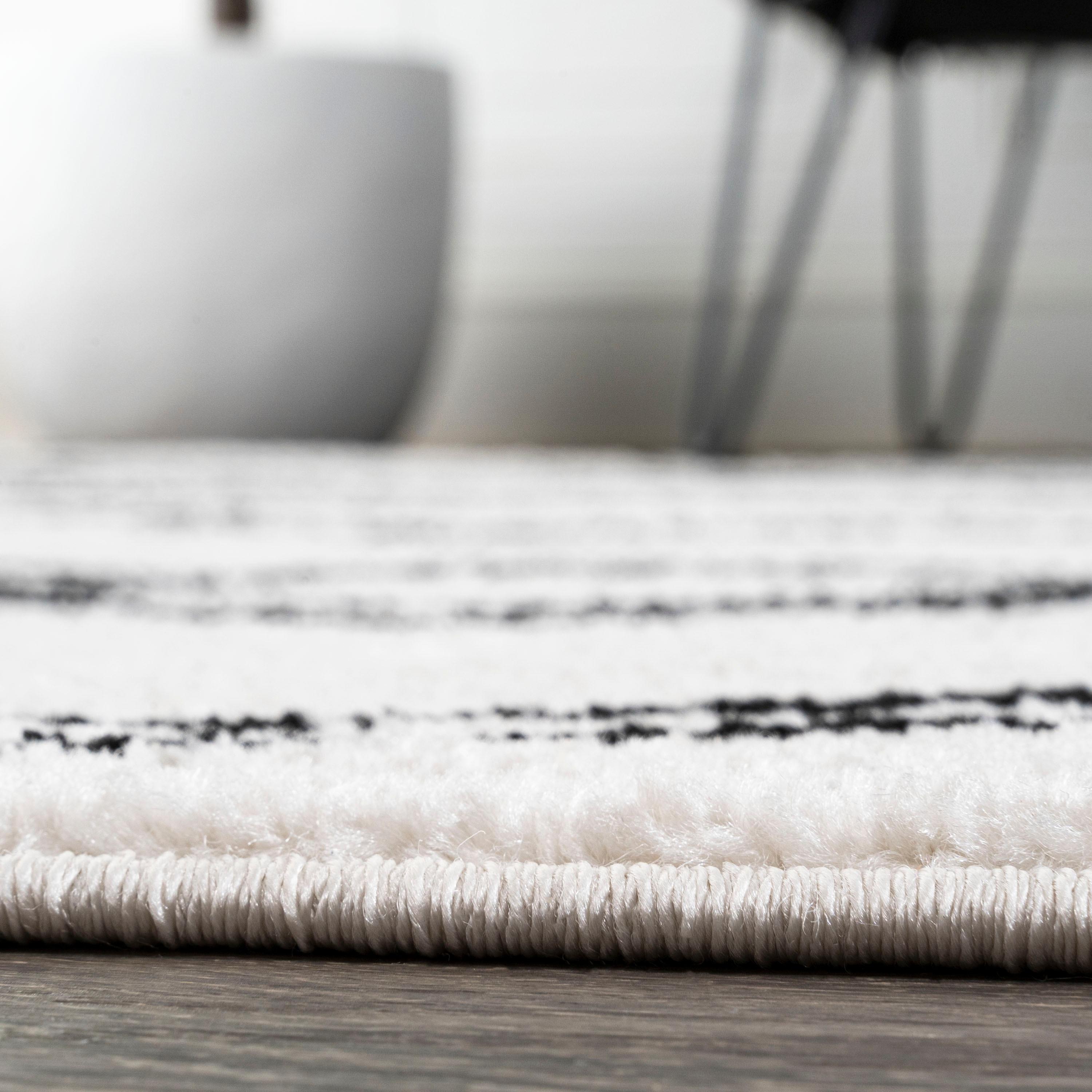 5'x8' Deia Moroccan Style Diamond Shag Area Rug, White/Black - JONATHAN Y
