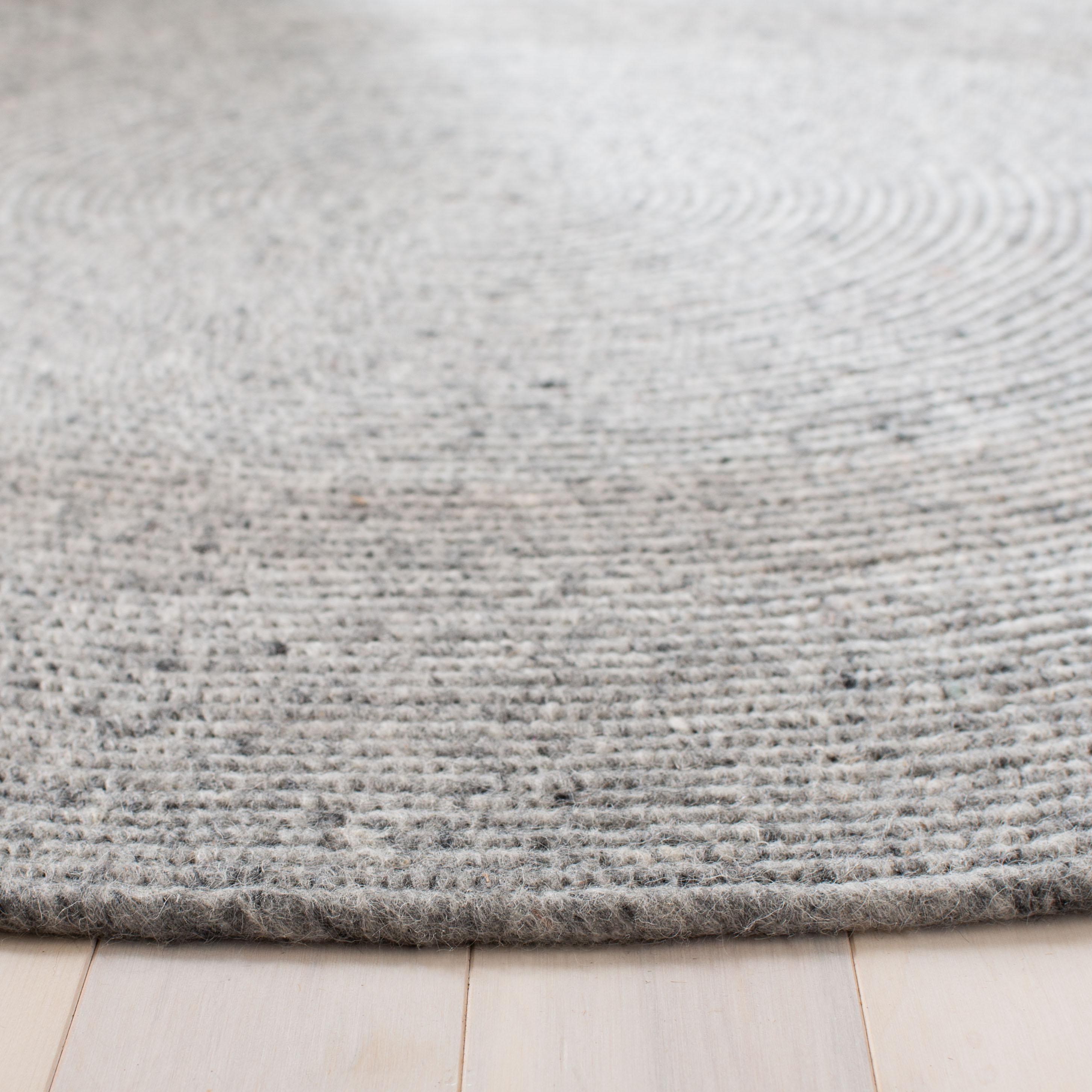 Braided BRD901 Hand Woven Indoor Area Rug - Grey - 4' Round - Safavieh