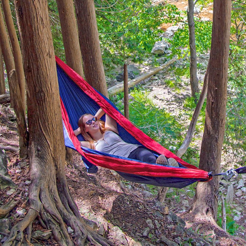 Vivere Double Parachute Hammock in Navy and Red
