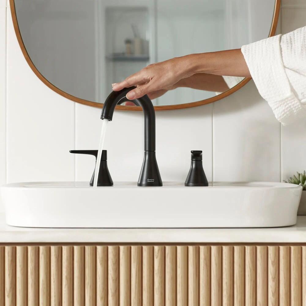 Widespread 2-handle Bathroom Faucet with Drain Assembly