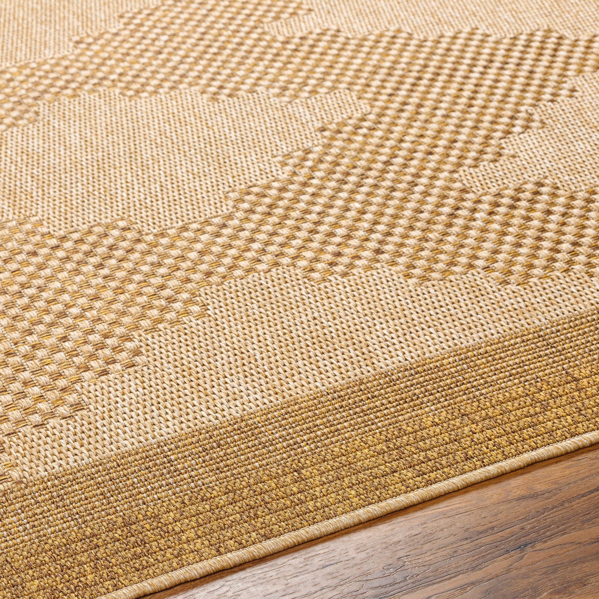 Pismo Beach Geometric Diamond 7'10" Square Synthetic Rug