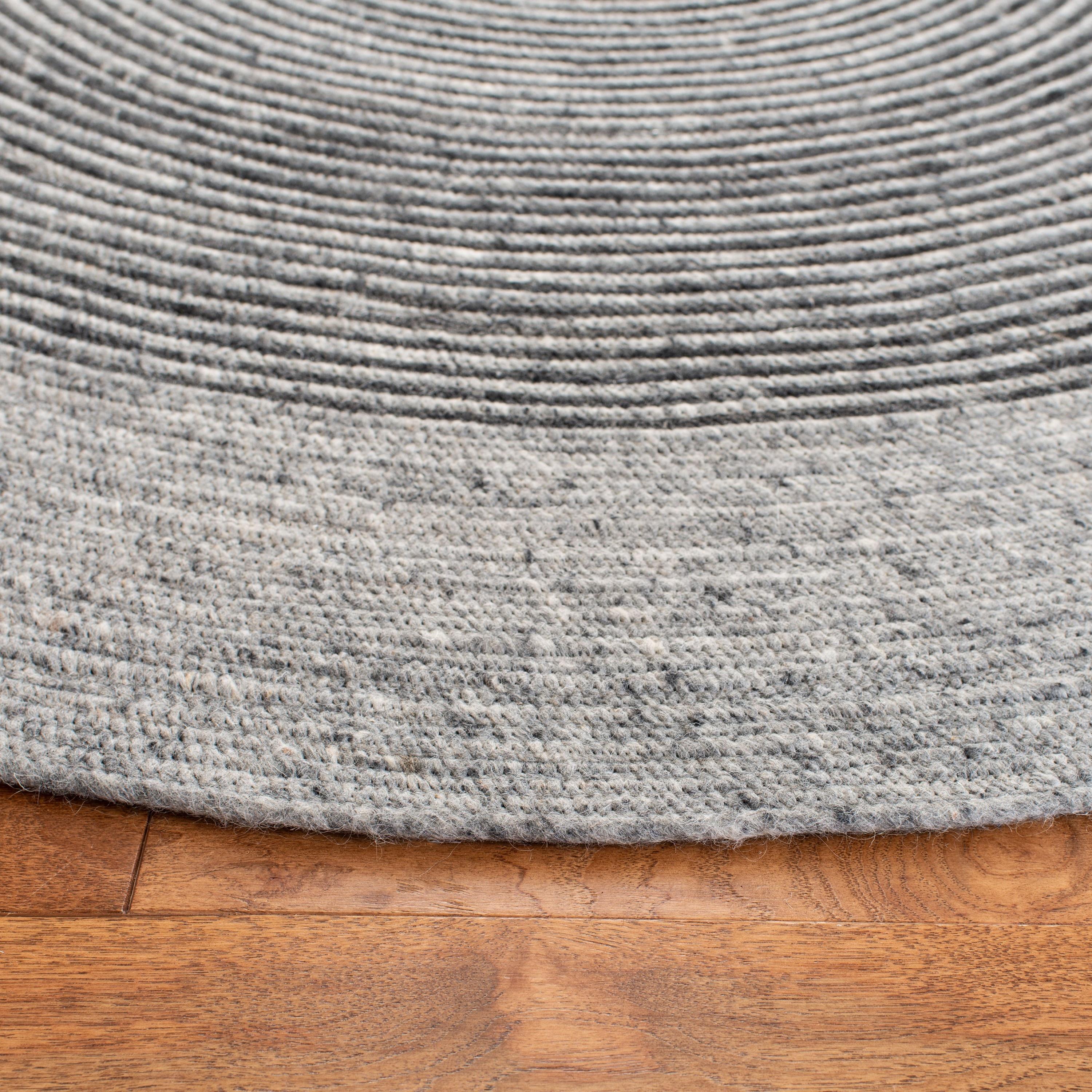 Braided BRD904 Hand Woven Indoor Accent Rug - Grey/Black - 3' Round - Safavieh