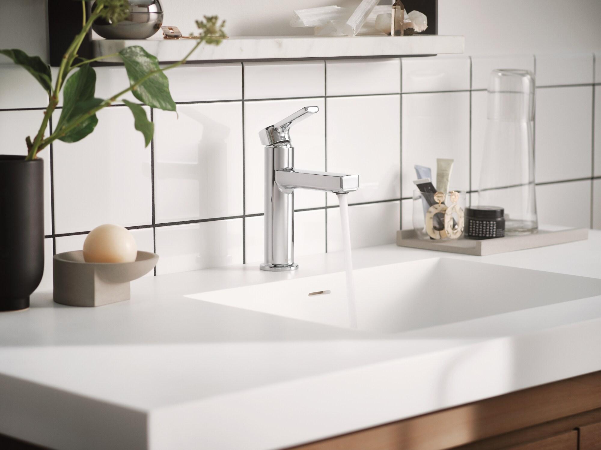 Moen Rinza 1-Handle Lever Centerset Bathroom Faucet, Chrome 84627