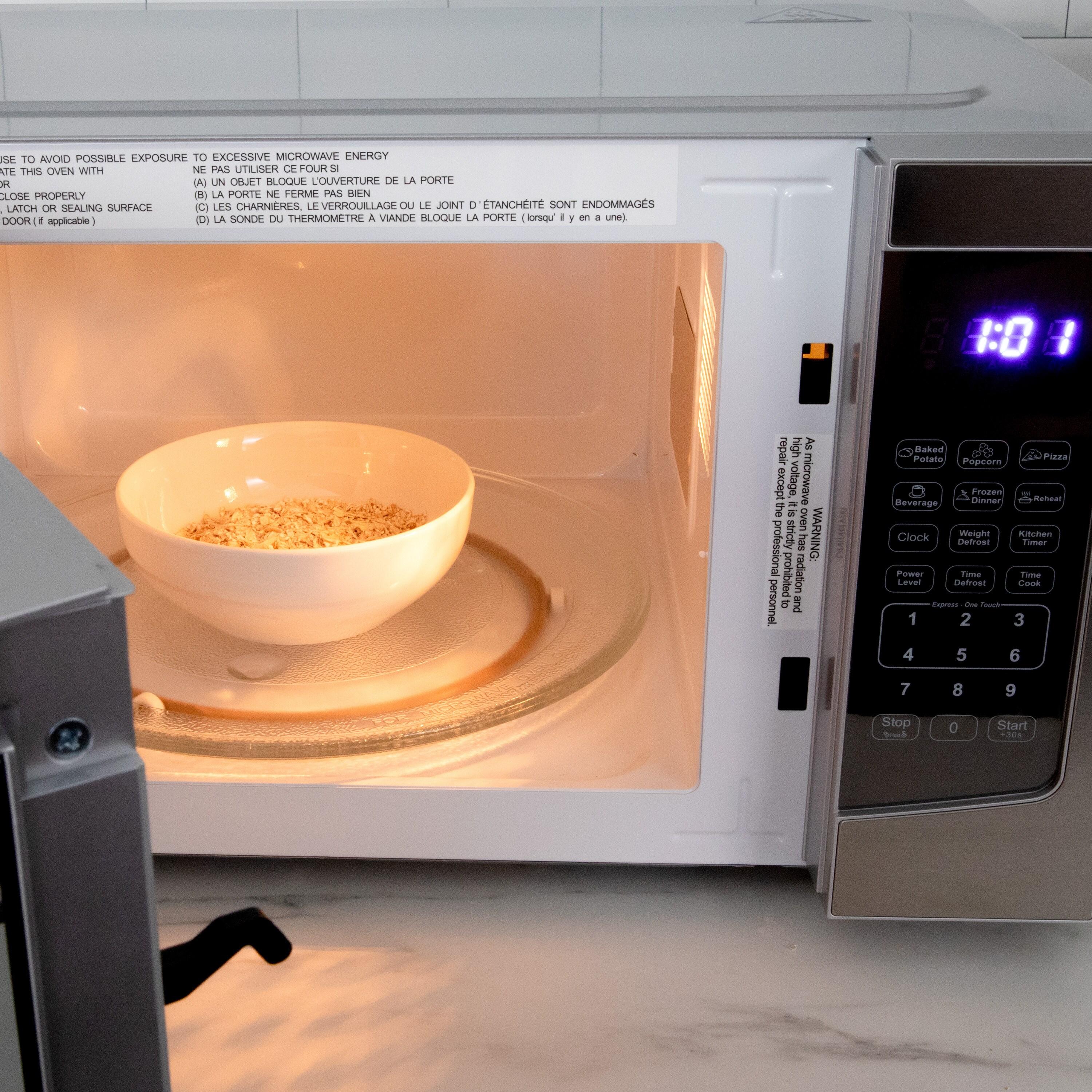 Avanti 1.1 cu. ft. Stainless Steel Microwave Oven, 1,000 W, Mirror-Finish