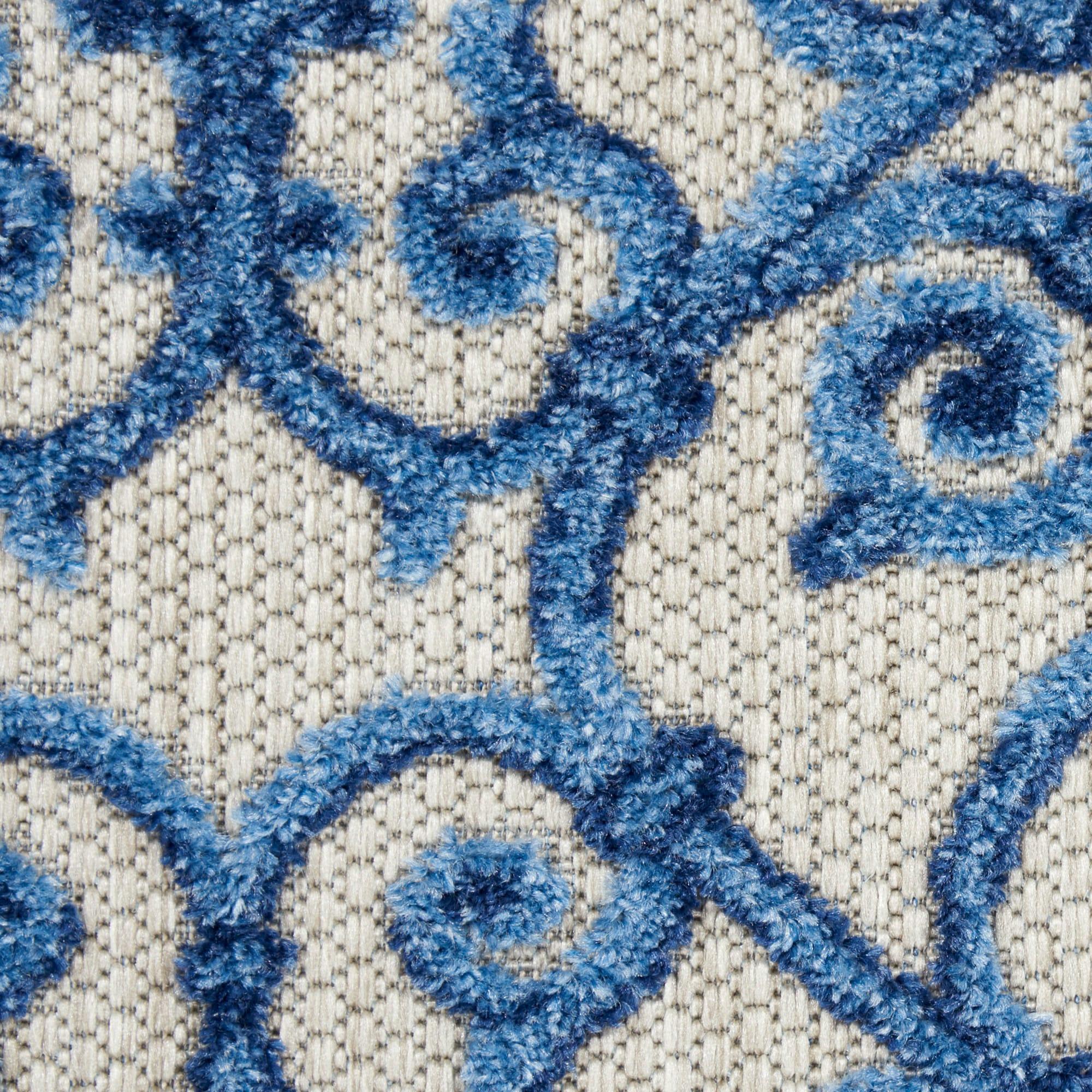 Lark Manor™ Rectangle Isalia 3'6" x 5'6" Area Rug in Blue/Gray