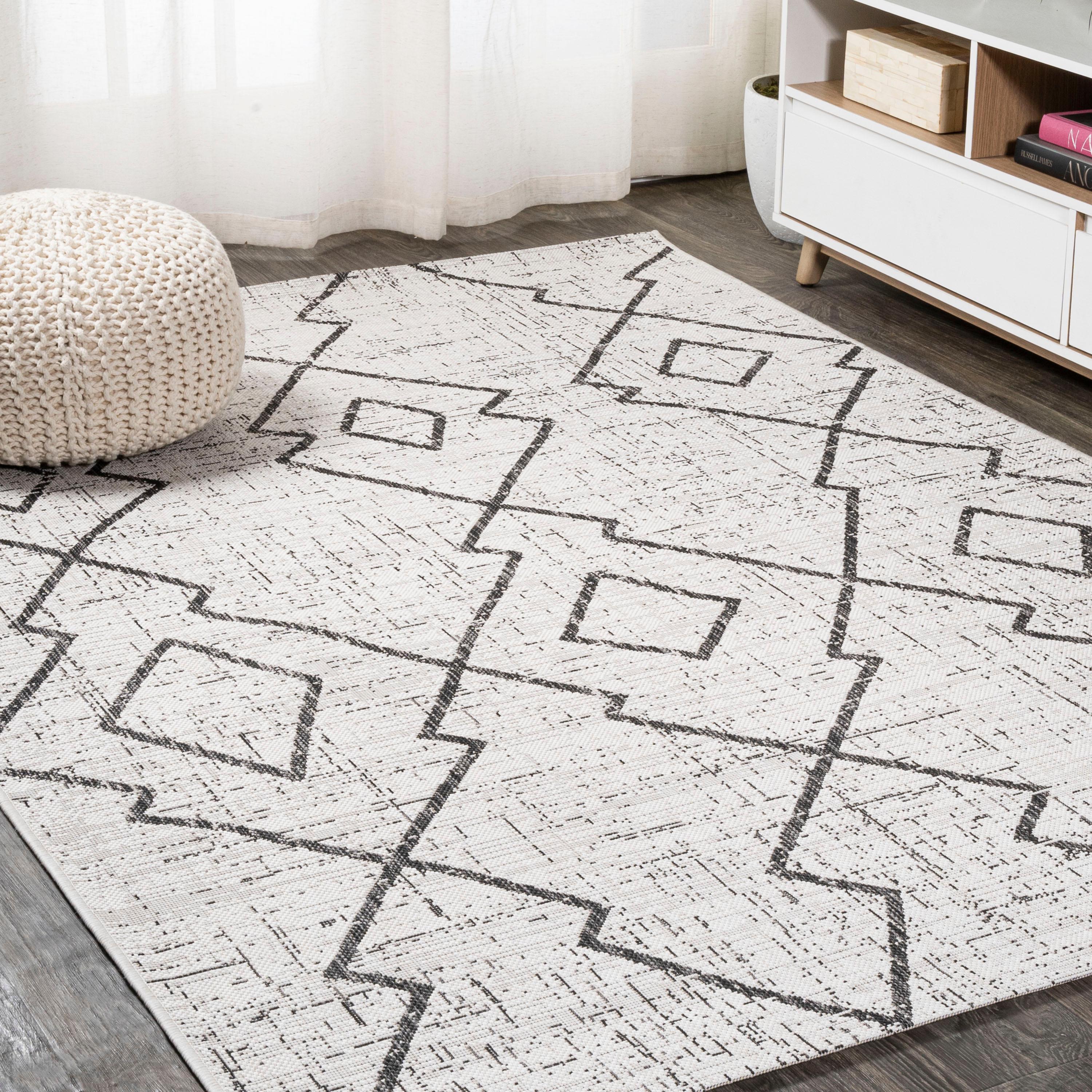 3'x5' Carwa  Diamond Trellis Indoor/Outdoor Area Rug, Ivory/Black - JONATHAN Y