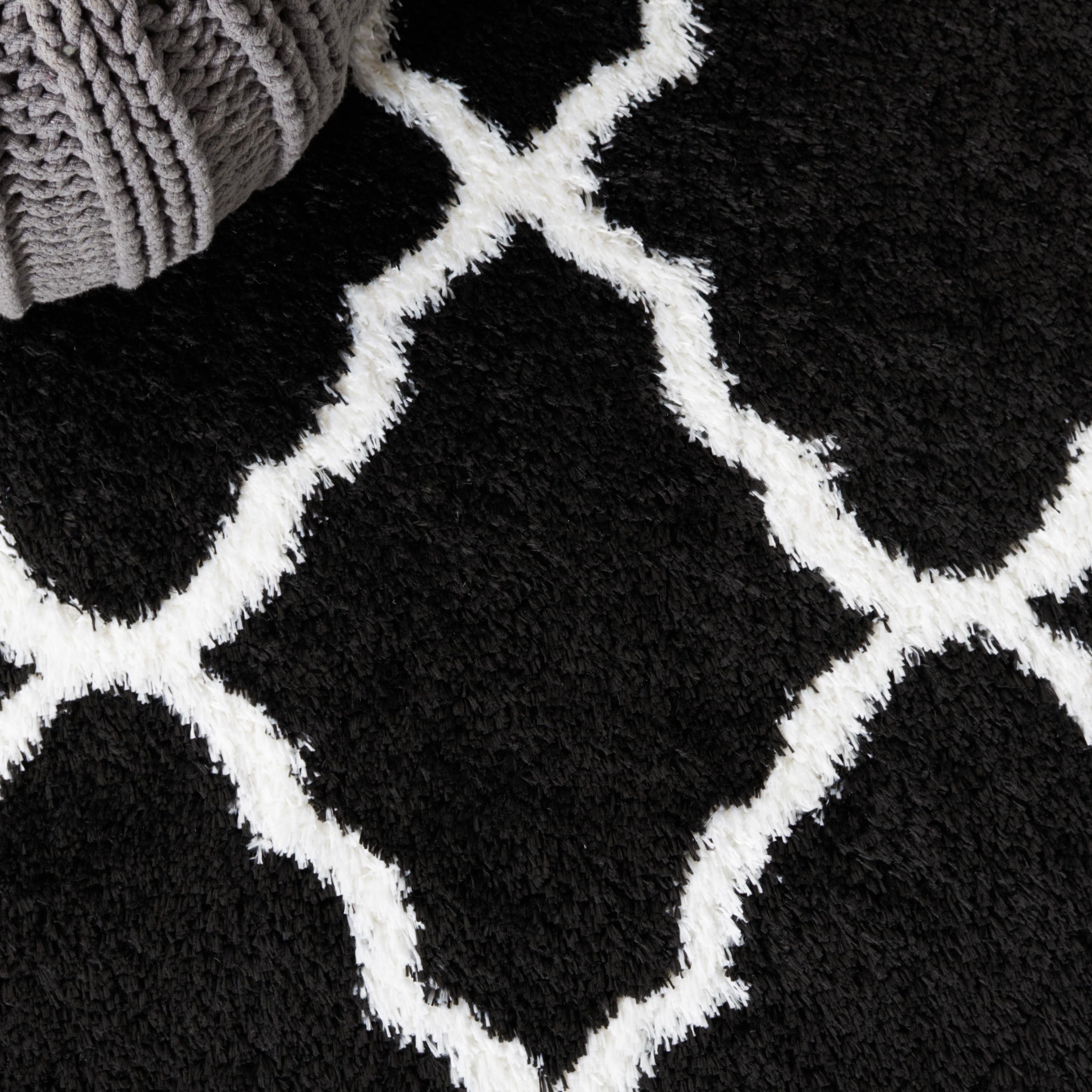 Tahoe Shag THO675 Power Loomed Area Rug - Black/White - 6'7"x8'7" - Safavieh.