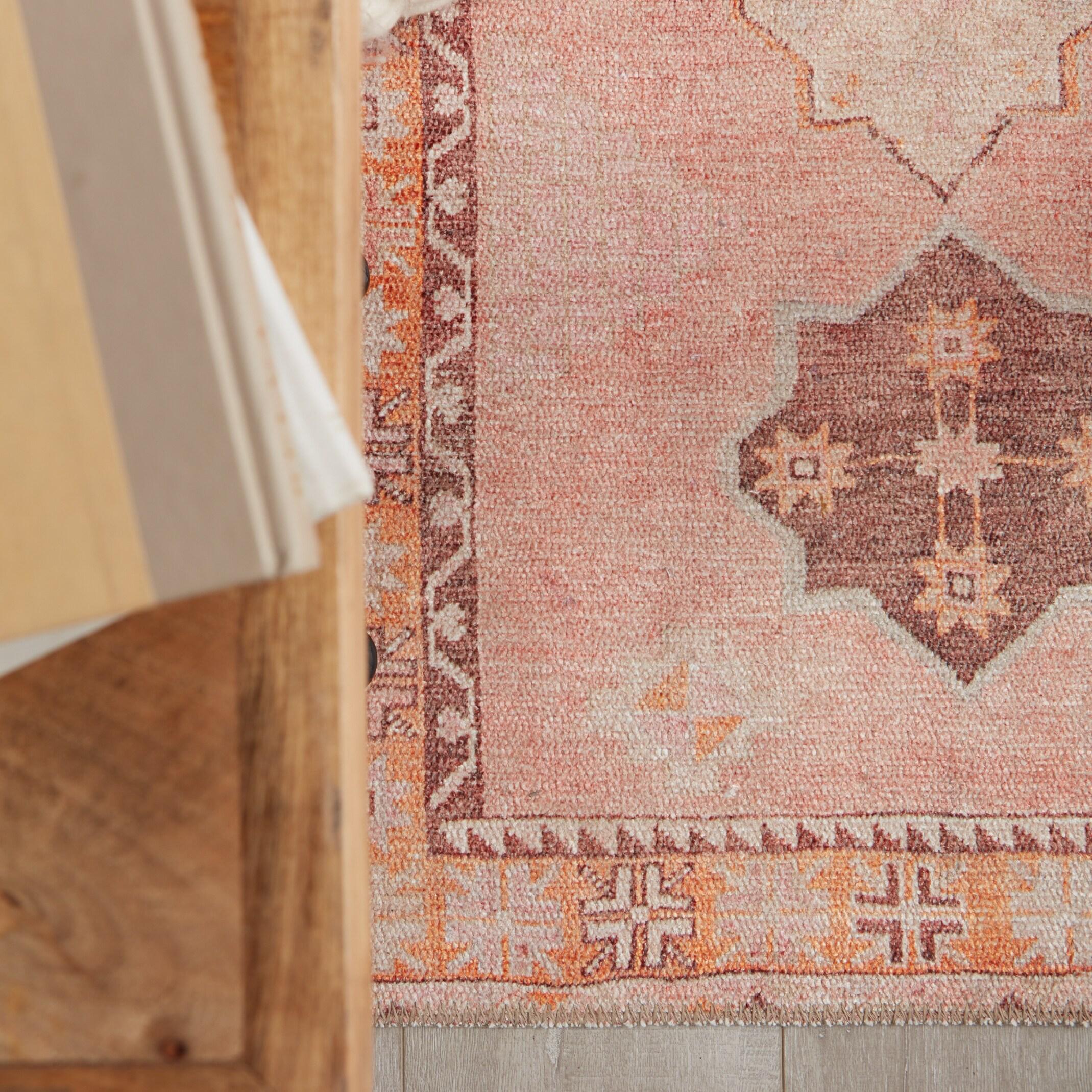 Damaris Rug - 2'6" x 7'6"