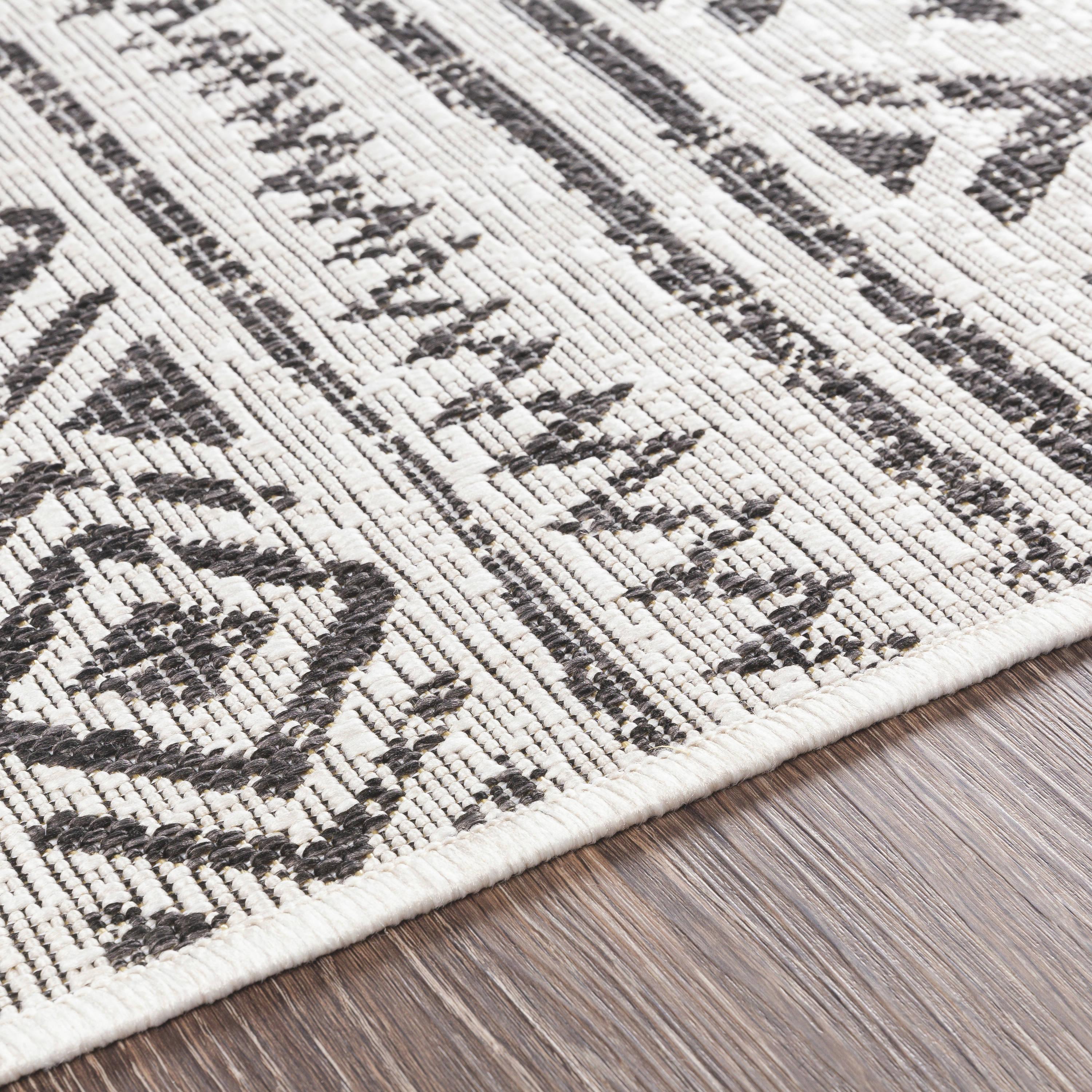 Livabliss Eagean 2 x 3 (ft) Polypropylene Black Rectangular Indoor/Outdoor Medallion Global Area rug