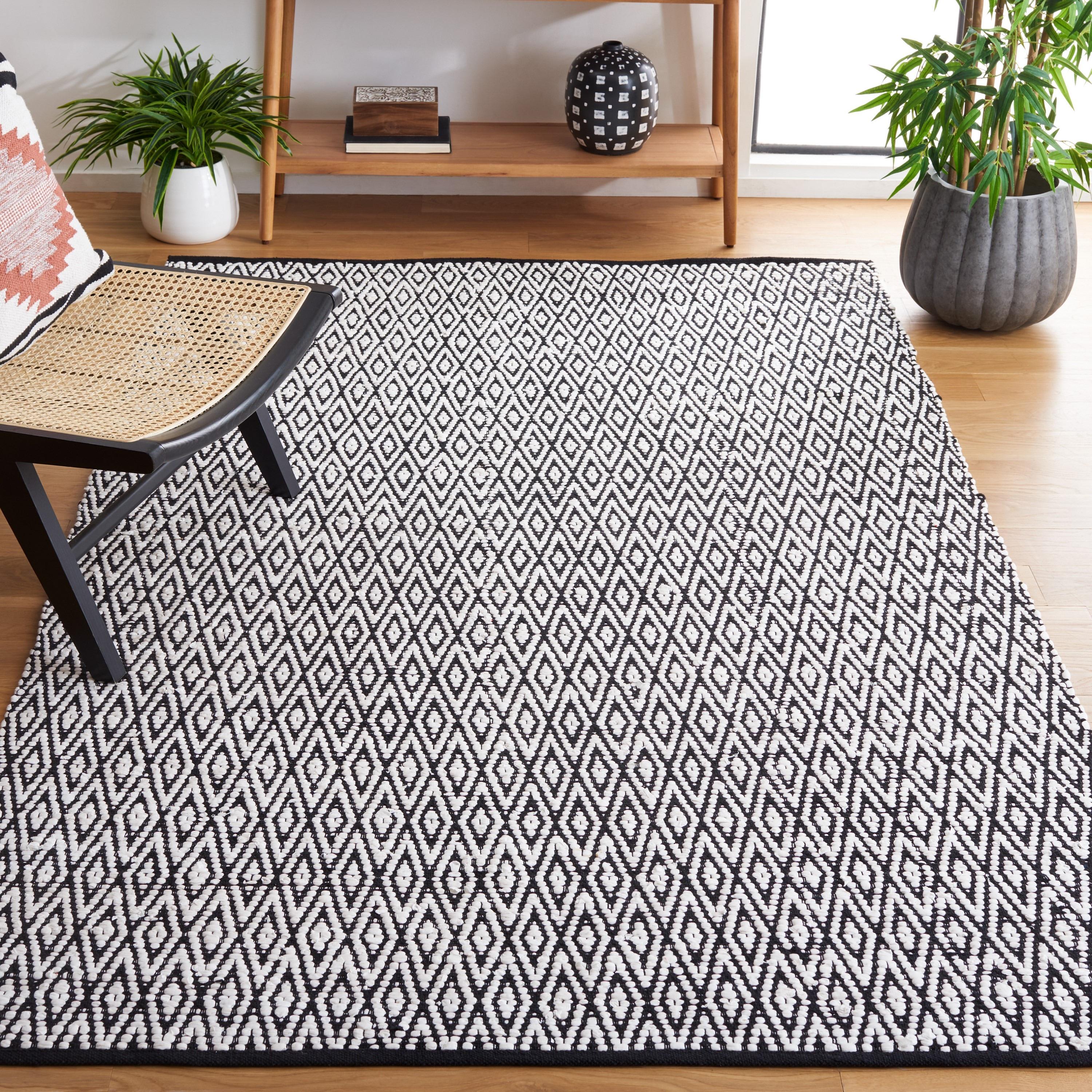 Montauk MTK621 Hand Woven Indoor Accent Rug - Ivory/Black - 4'x6' - Safavieh