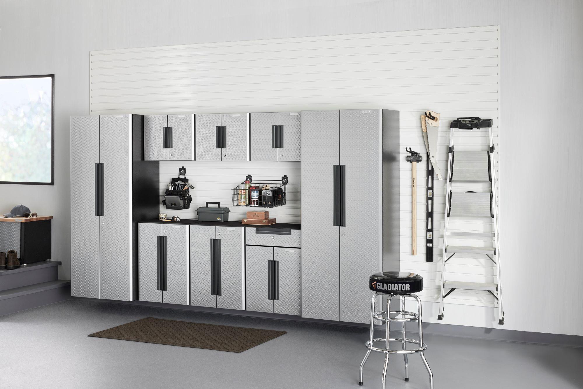 Gladiator® GAAC30STJB Ready-to-assemble Industrial/Shop Stool