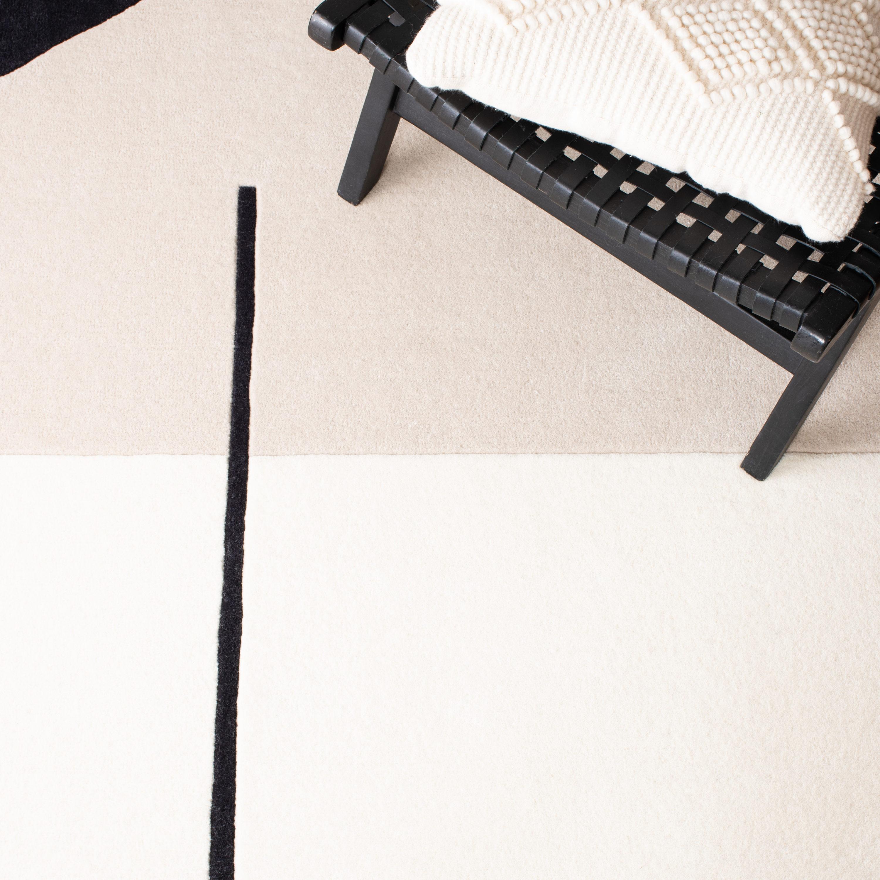 Fifth Avenue FTV110 Hand Tufted Runner Rug - Ivory/Black - 2'3"x8' - Safavieh.