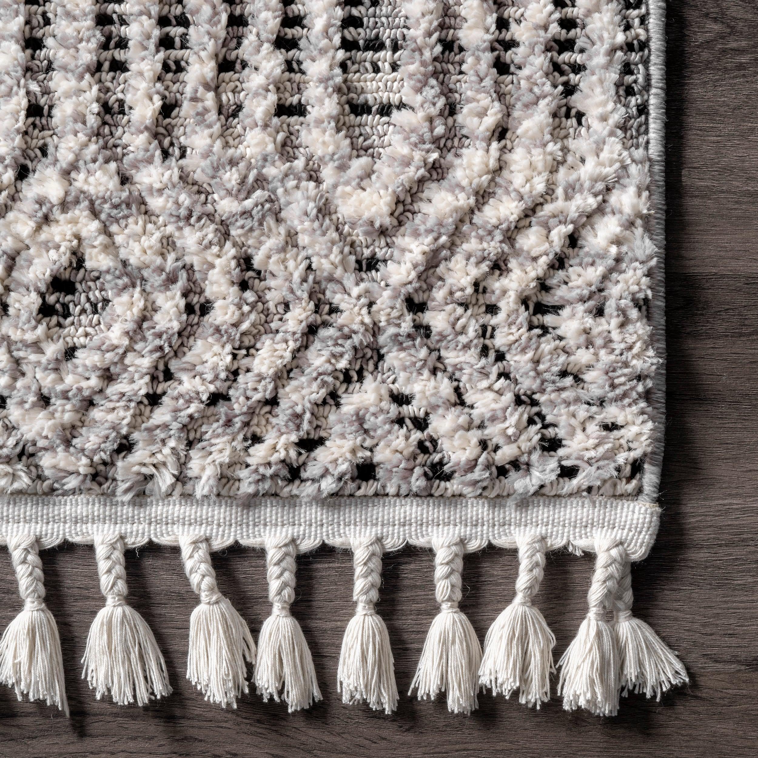 Nuloom Arielle Soft Trellis Textured Tassel Indoor Area Rug, 4' x 6'