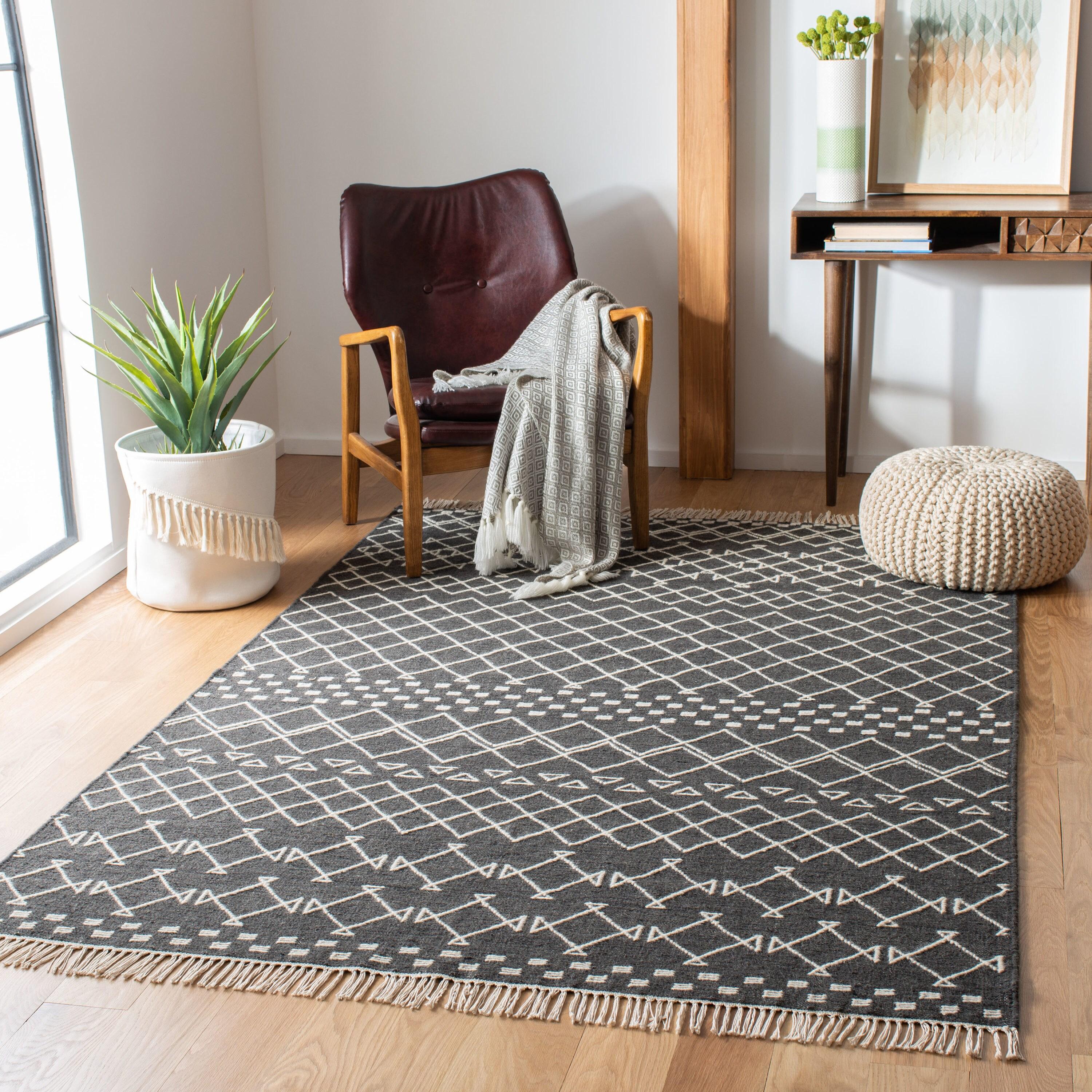 Kilim KLM522 Hand Loomed Wool Area Rug - Charcoal/Ivory- 4' X 6' - Safavieh.