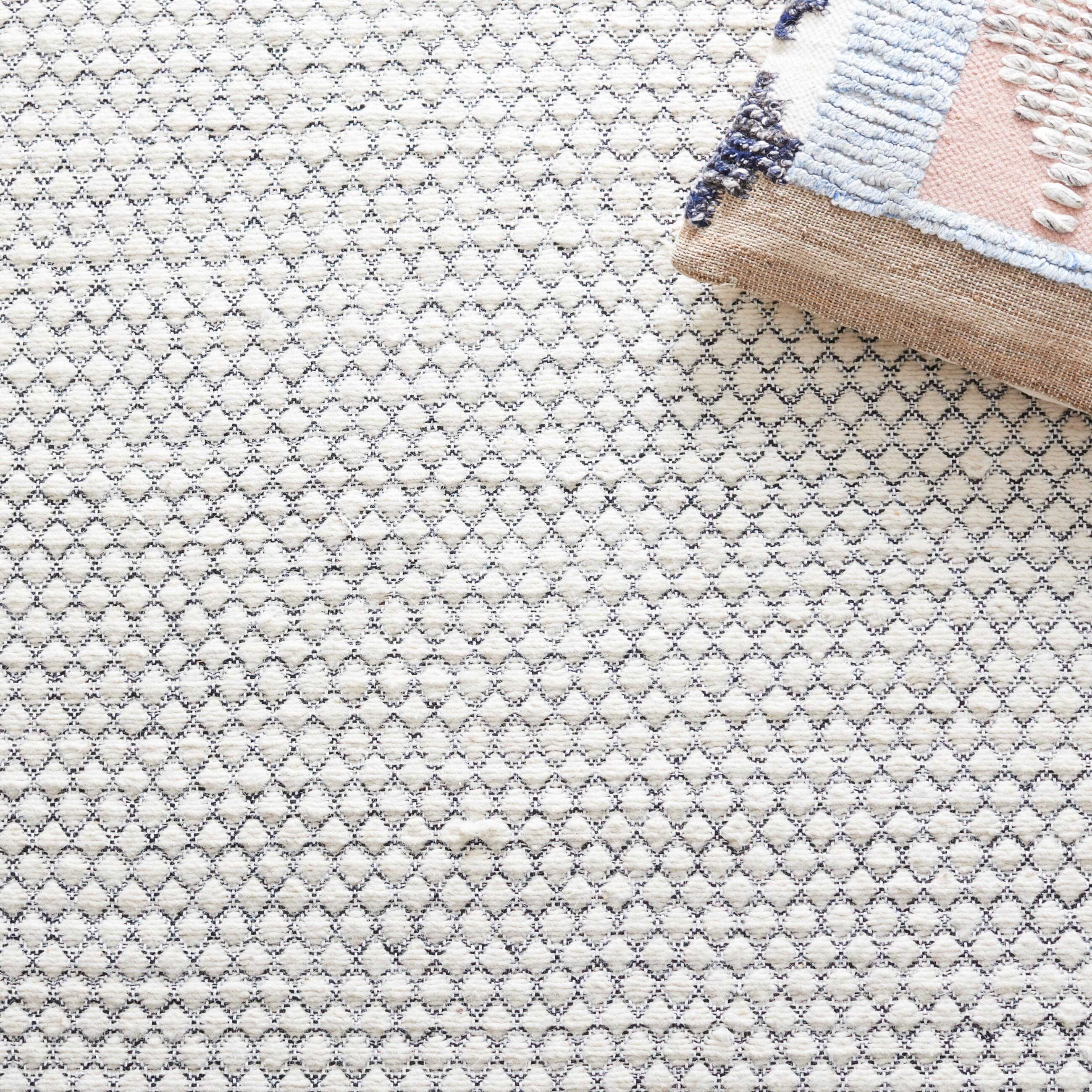 Montauk MTK813 Hand Woven Area Rug - Ivory/Black - 5'x8' - Safavieh.
