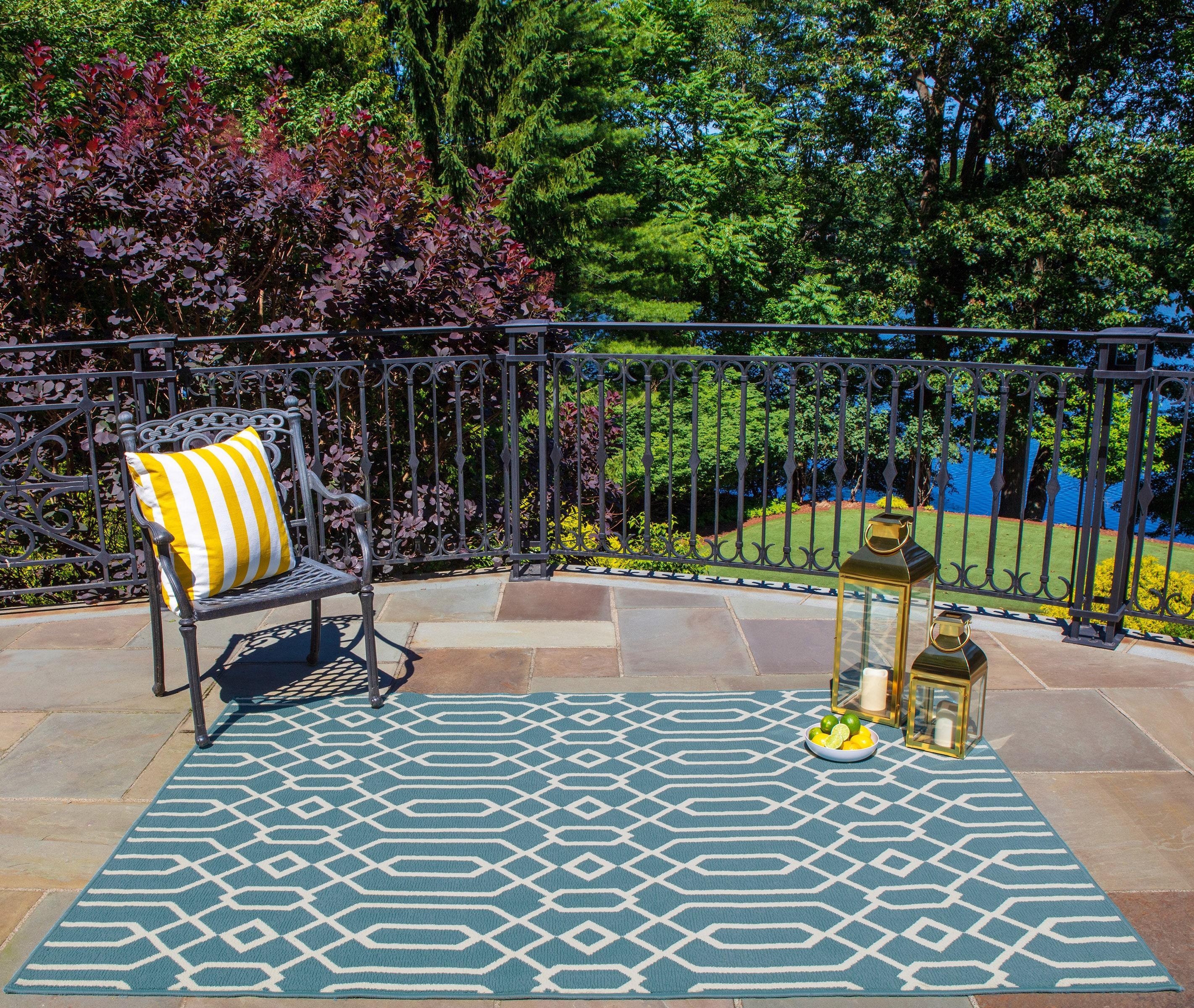 Indoor/Outdoor Lattice Rug