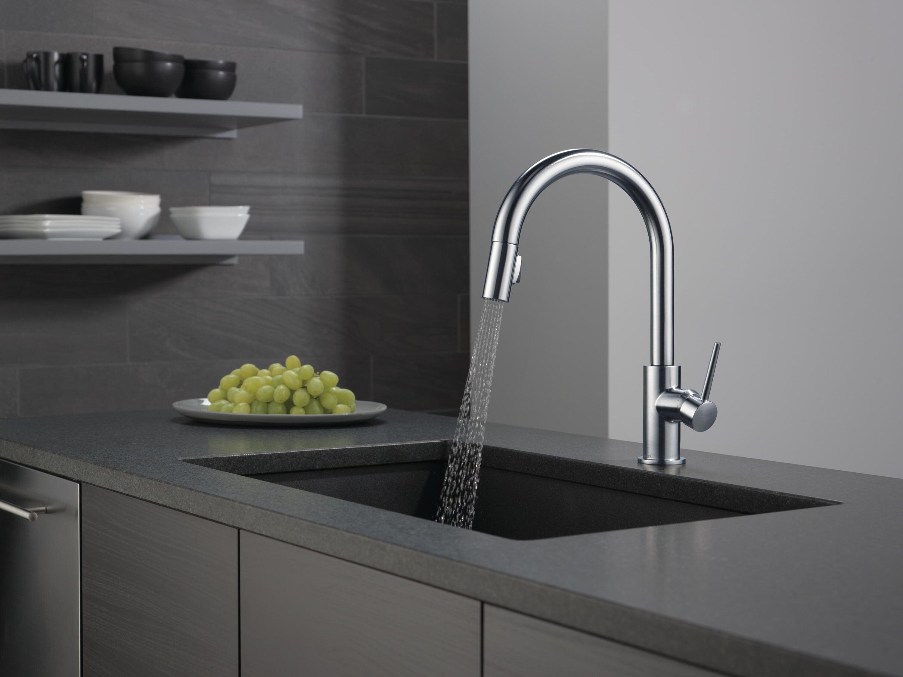 Trinsic Pull Down Sprayer Kitchen Sink Faucet, Single Handle Kitchen Faucet