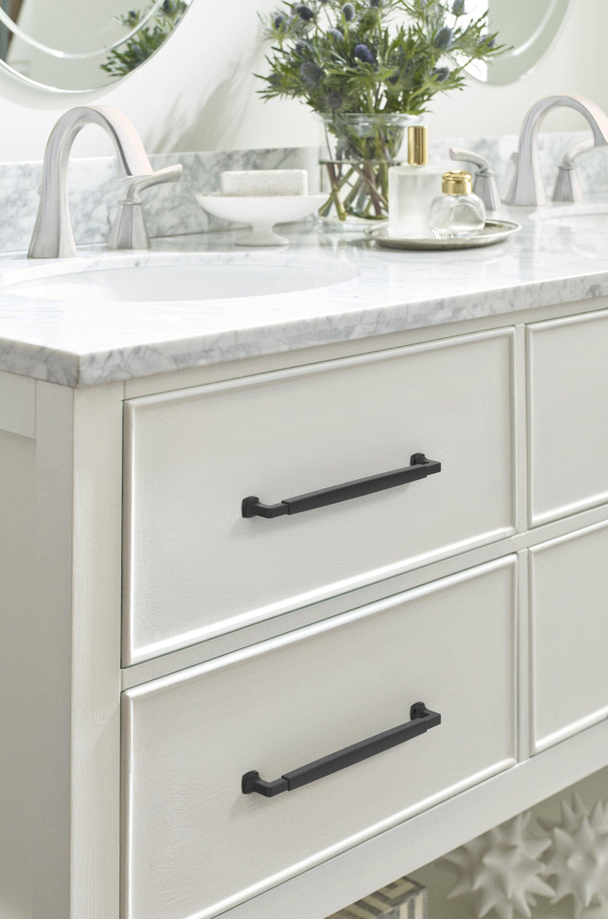 Stature Bar Pull